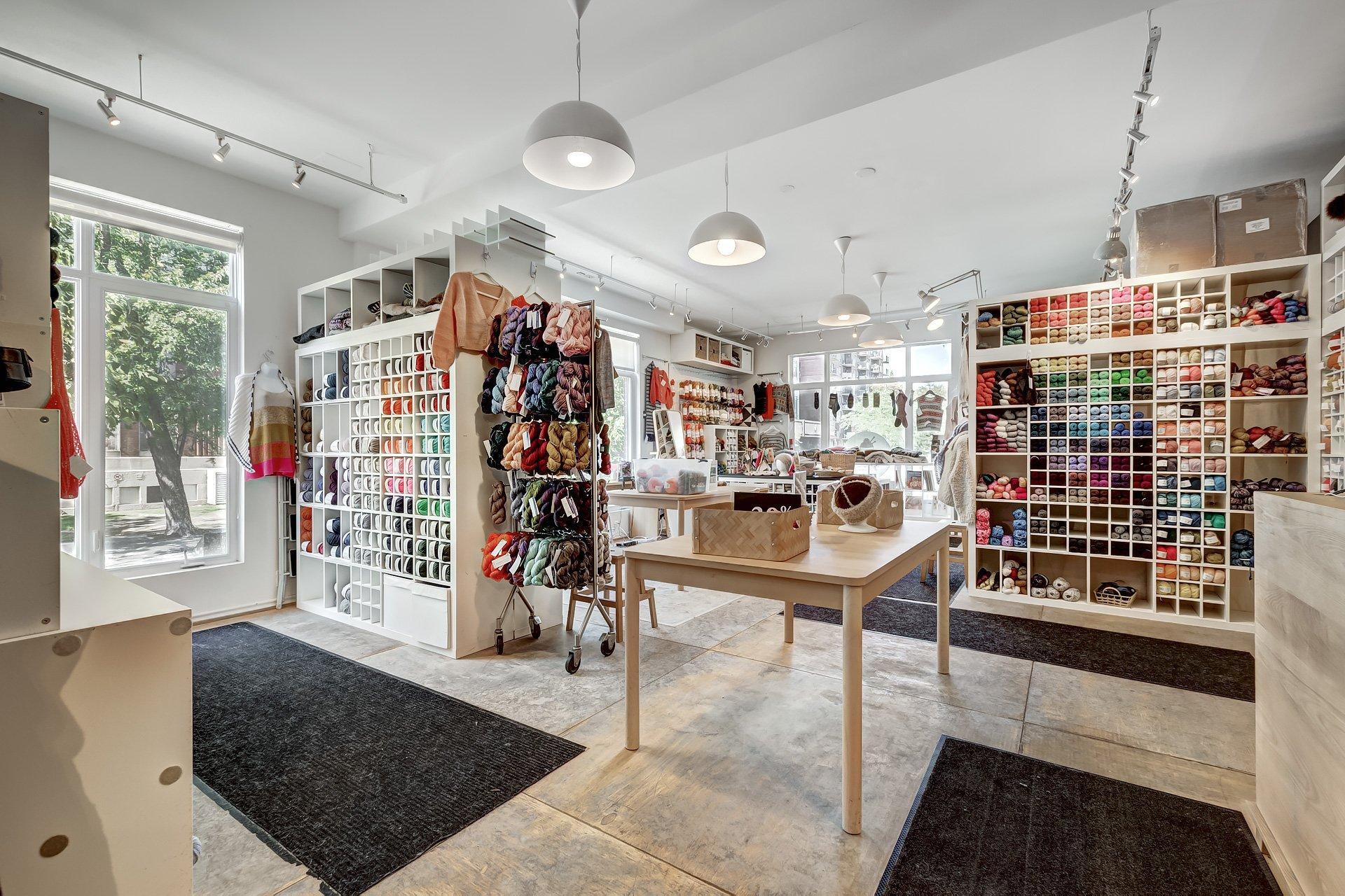 









6050


Av. de Monkland

,
Montréal (Côte-des-Neiges/Notre-Dame-de-Grâce),




QC
H4A1H2

