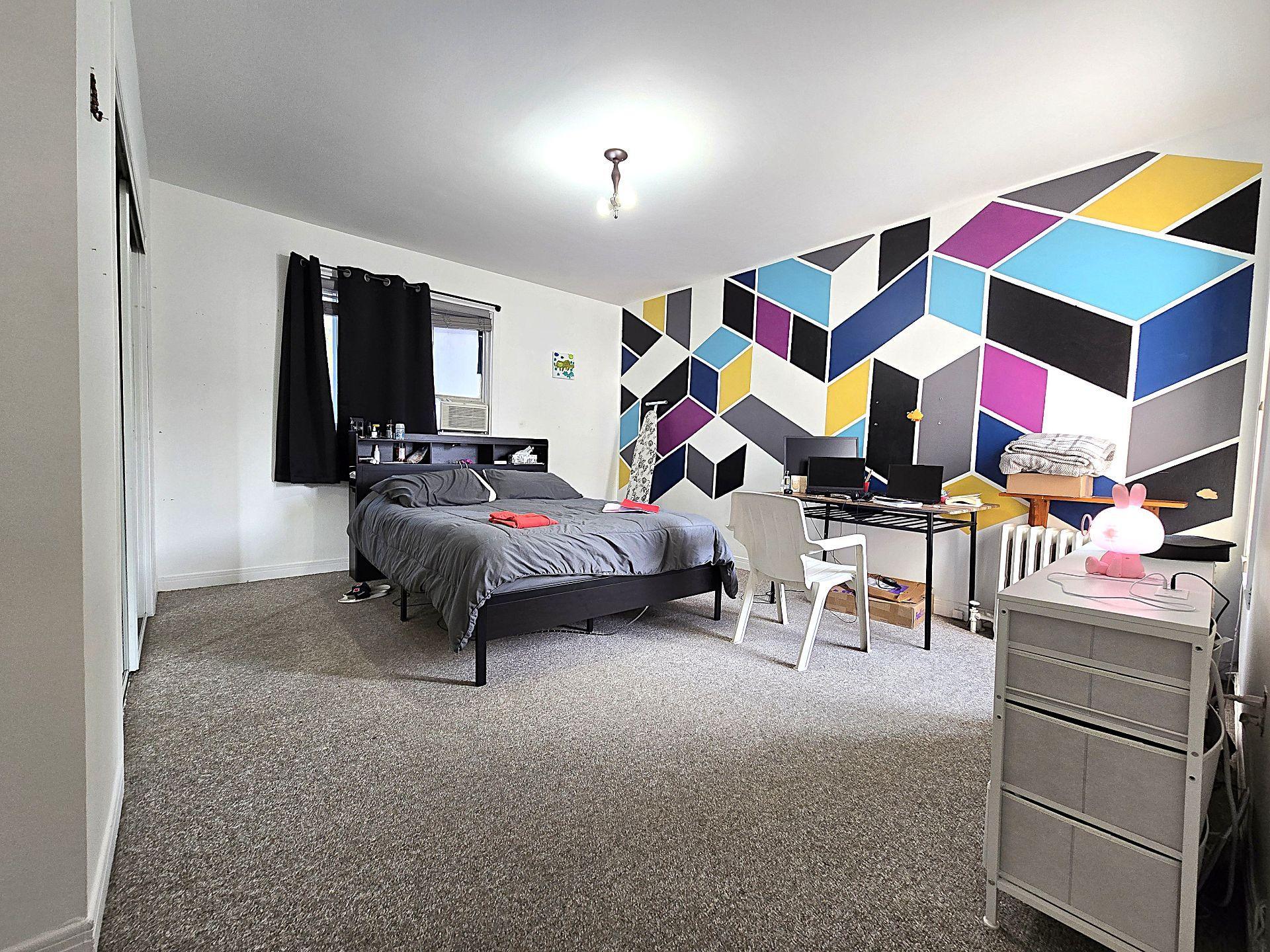 









3994AZ

 - 3994BZ


Boul. St-Martin O.

,
Laval (Chomedey),




QC
H7T1B8

