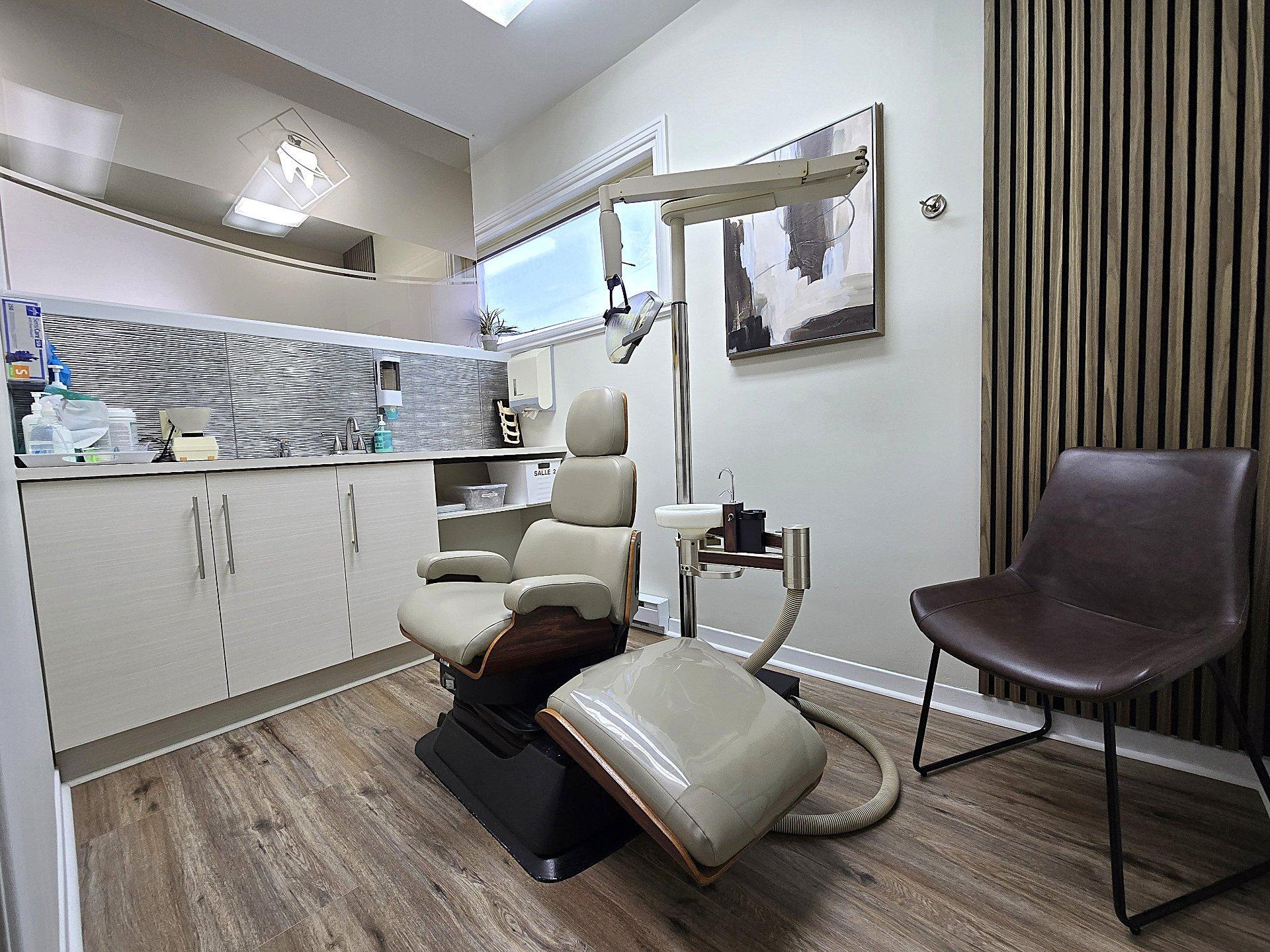 









3994AZ

 - 3994BZ


Boul. St-Martin O.

,
Laval (Chomedey),




QC
H7T1B8

