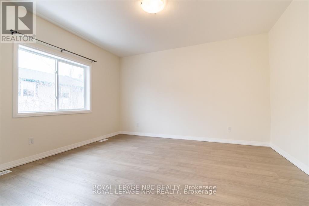 












4 - 397 GARRISON ROAD

,
Fort Erie (Crescent Park),




Ontario
L2A1N1

