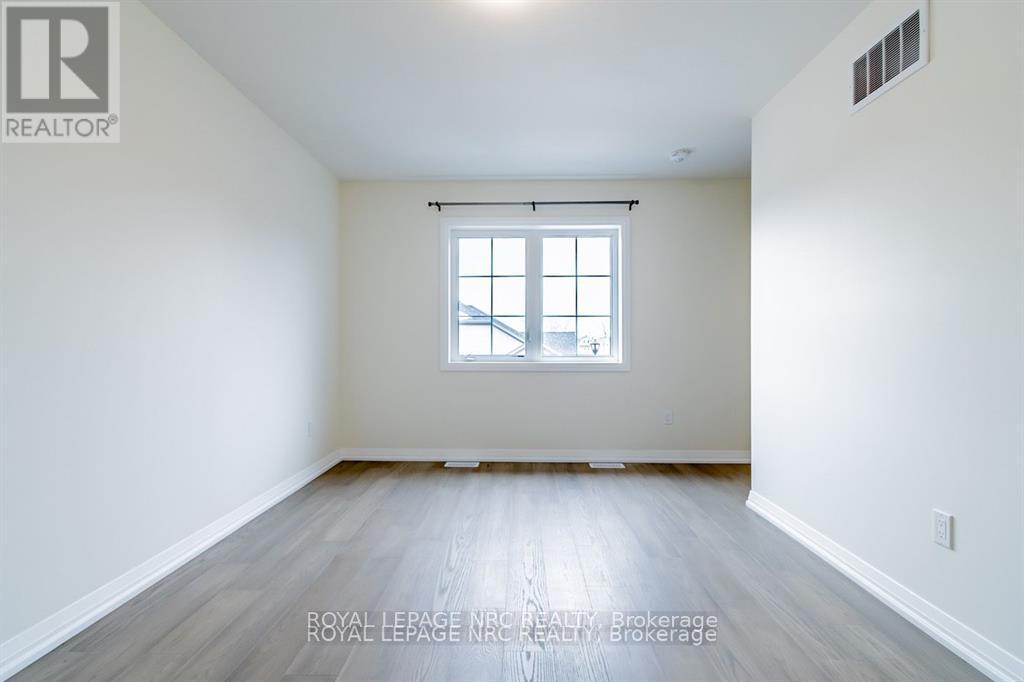 












4 - 397 GARRISON ROAD

,
Fort Erie (Crescent Park),




Ontario
L2A1N1

