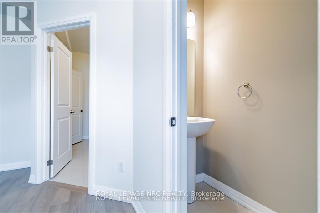 












4 - 397 GARRISON ROAD

,
Fort Erie (Crescent Park),




Ontario
L2A1N1

