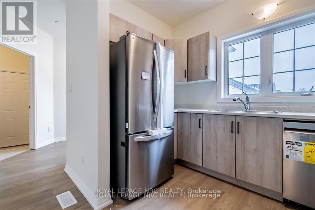 












4 - 397 GARRISON ROAD

,
Fort Erie (Crescent Park),




Ontario
L2A1N1

