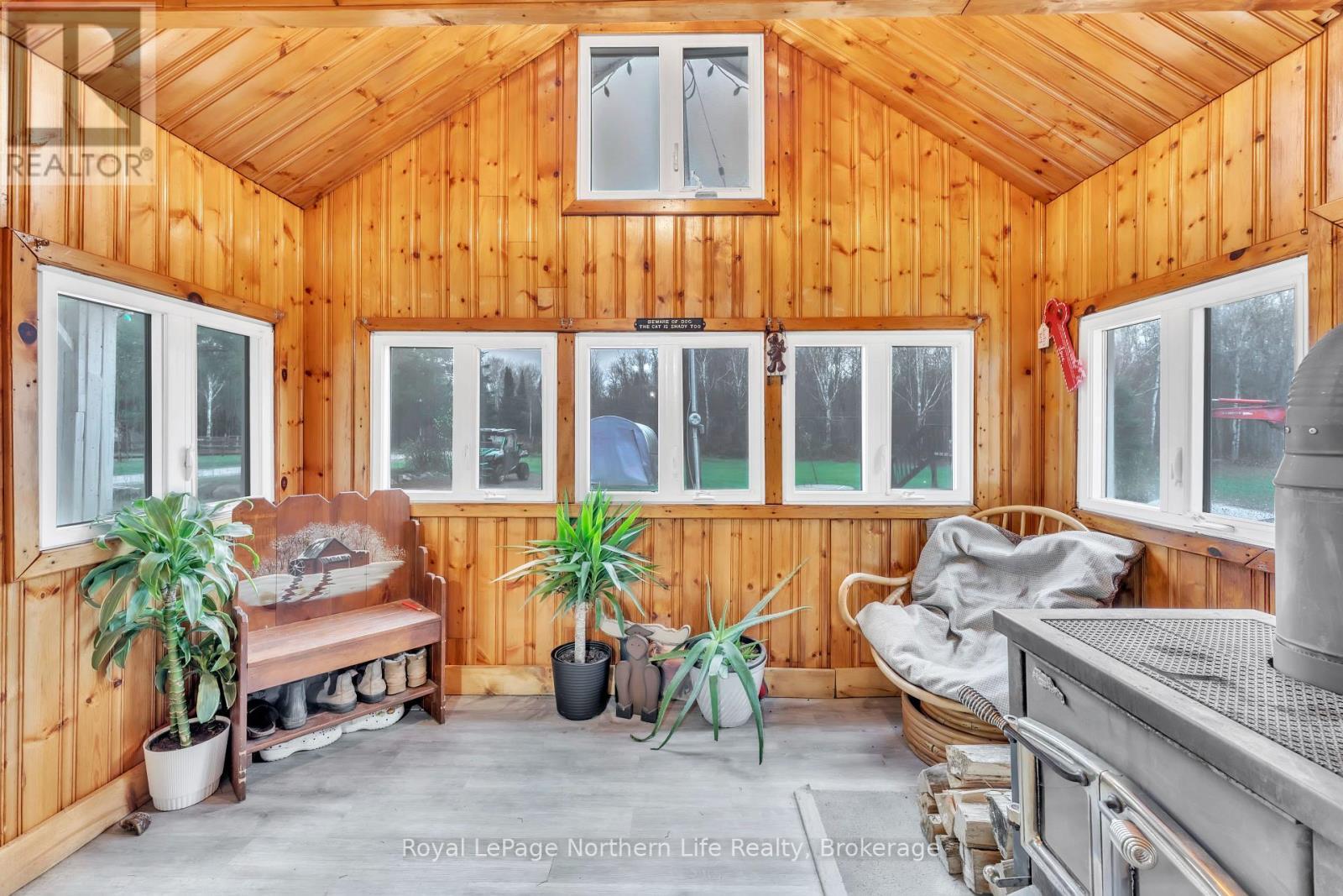 












264 MOREAU ROAD

,
Calvin,




Ontario
P0H2E0

