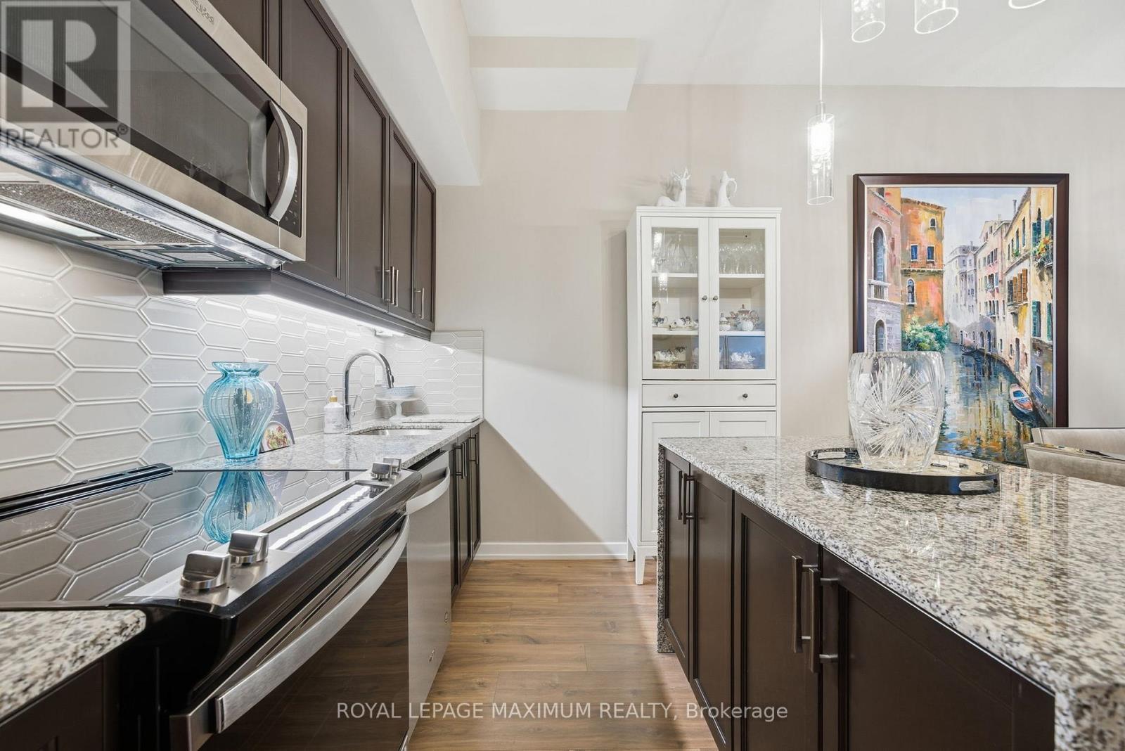 












106 - 50 ANN STREET

,
Caledon,




Ontario
L7E4M3

