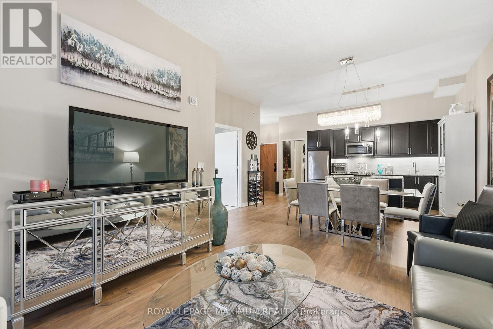 












106 - 50 ANN STREET

,
Caledon,




Ontario
L7E4M3

