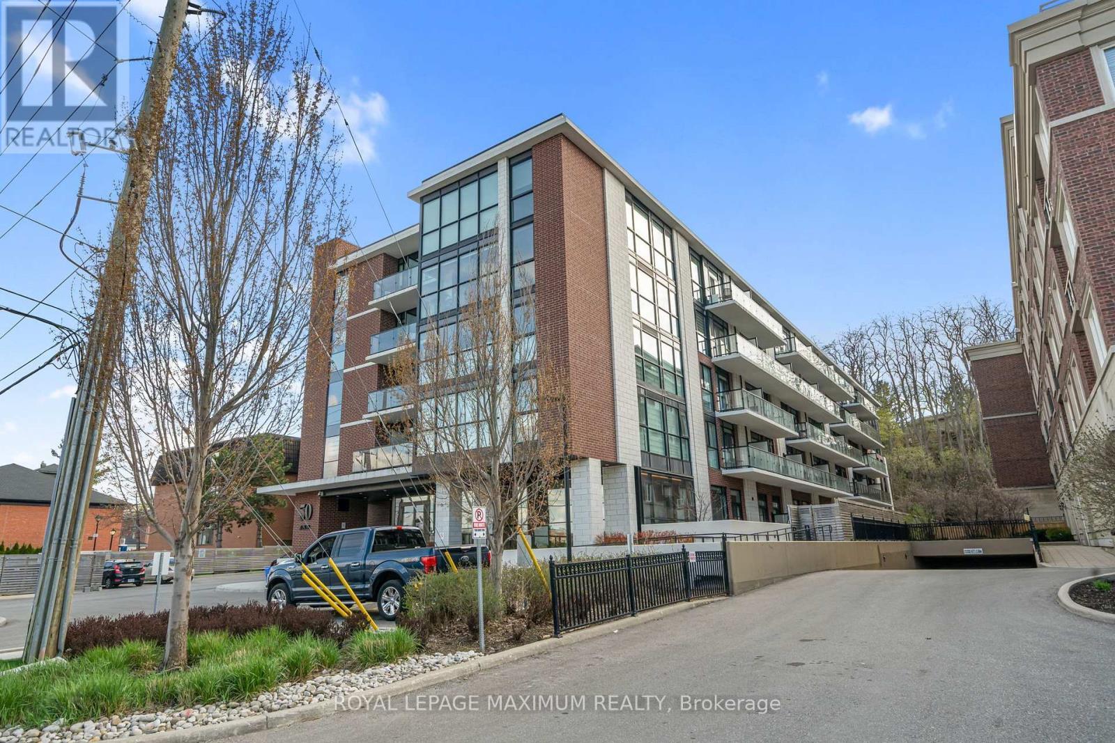 












106 - 50 ANN STREET

,
Caledon,




Ontario
L7E4M3

