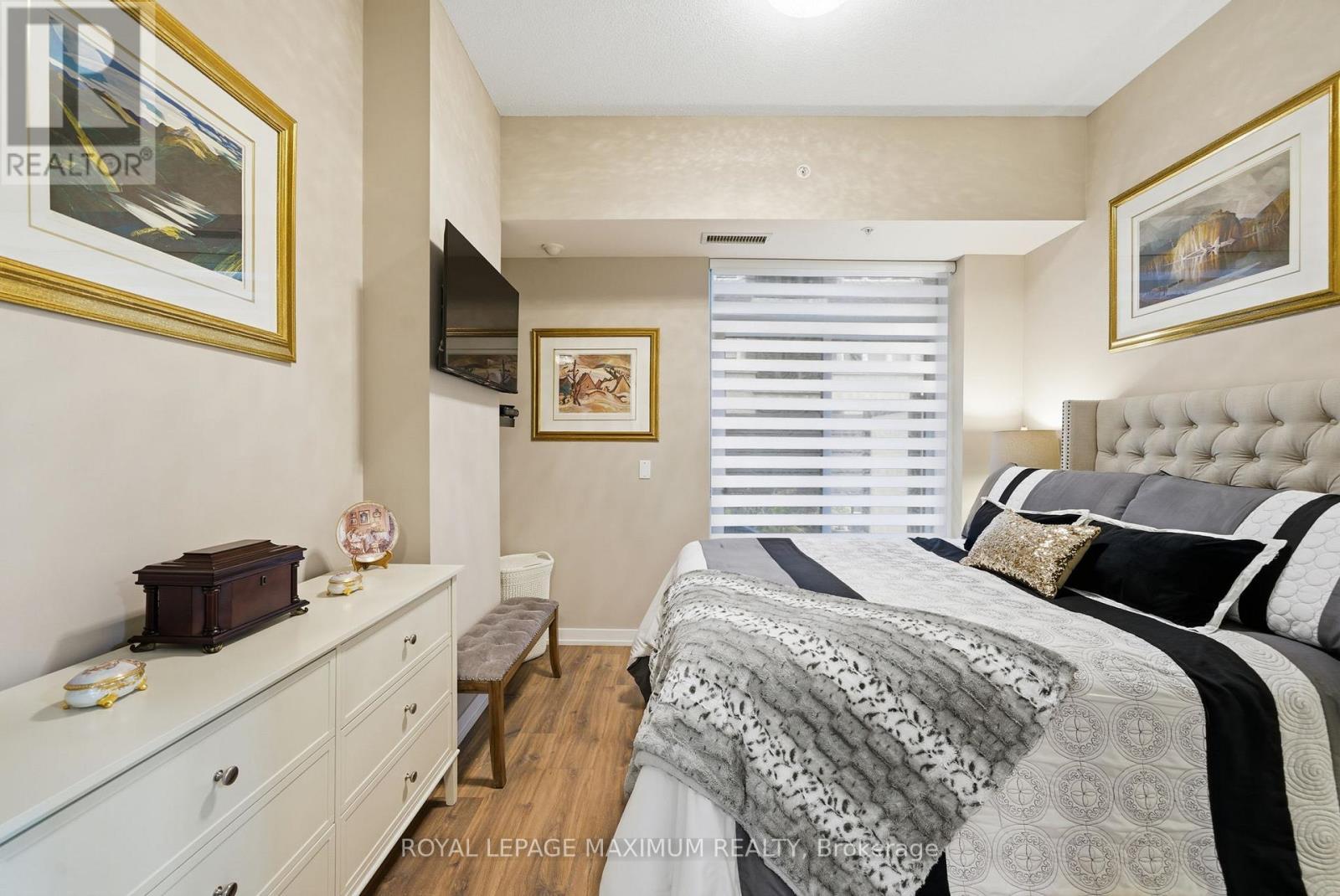 












106 - 50 ANN STREET

,
Caledon,




Ontario
L7E4M3

