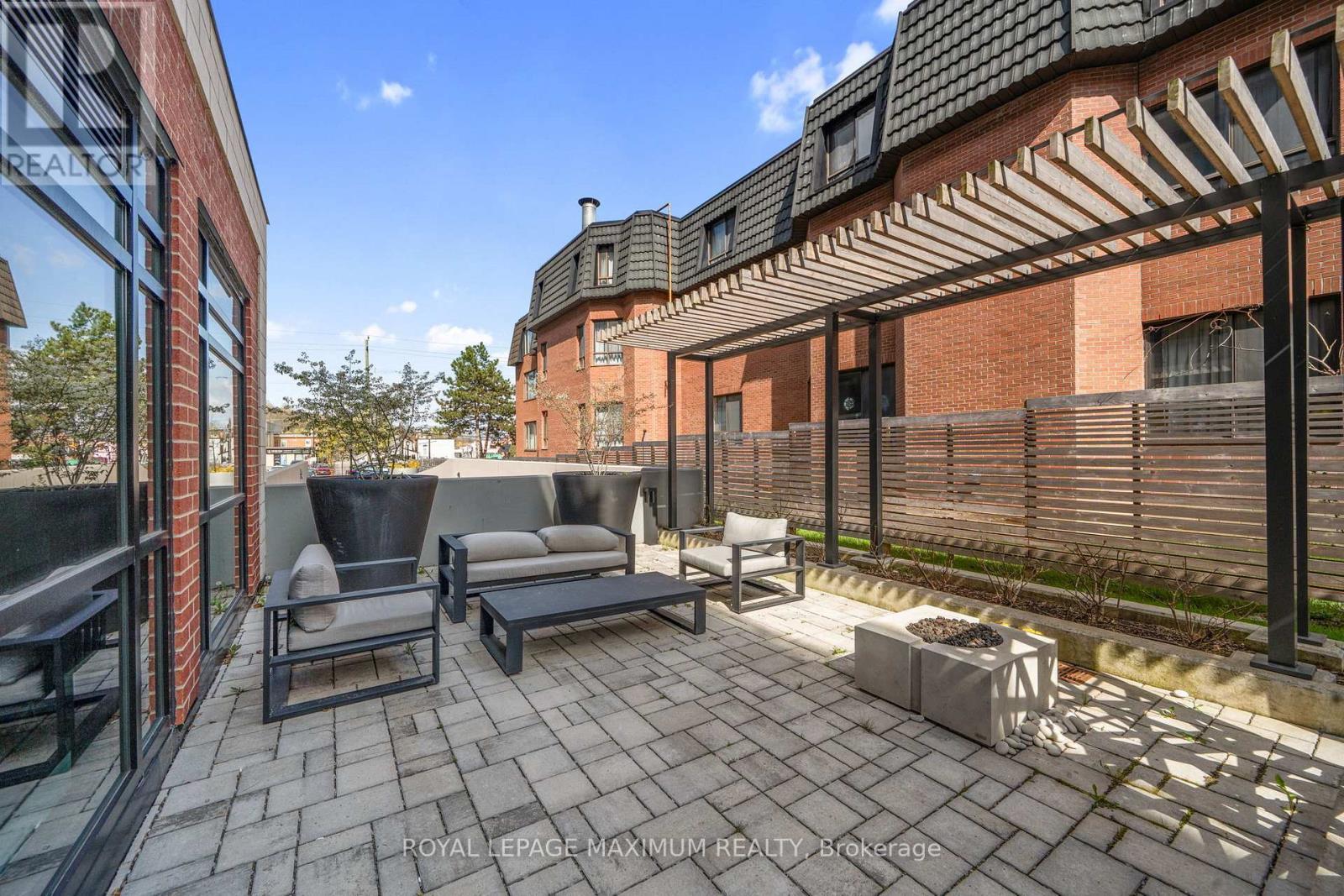 












106 - 50 ANN STREET

,
Caledon,




Ontario
L7E4M3

