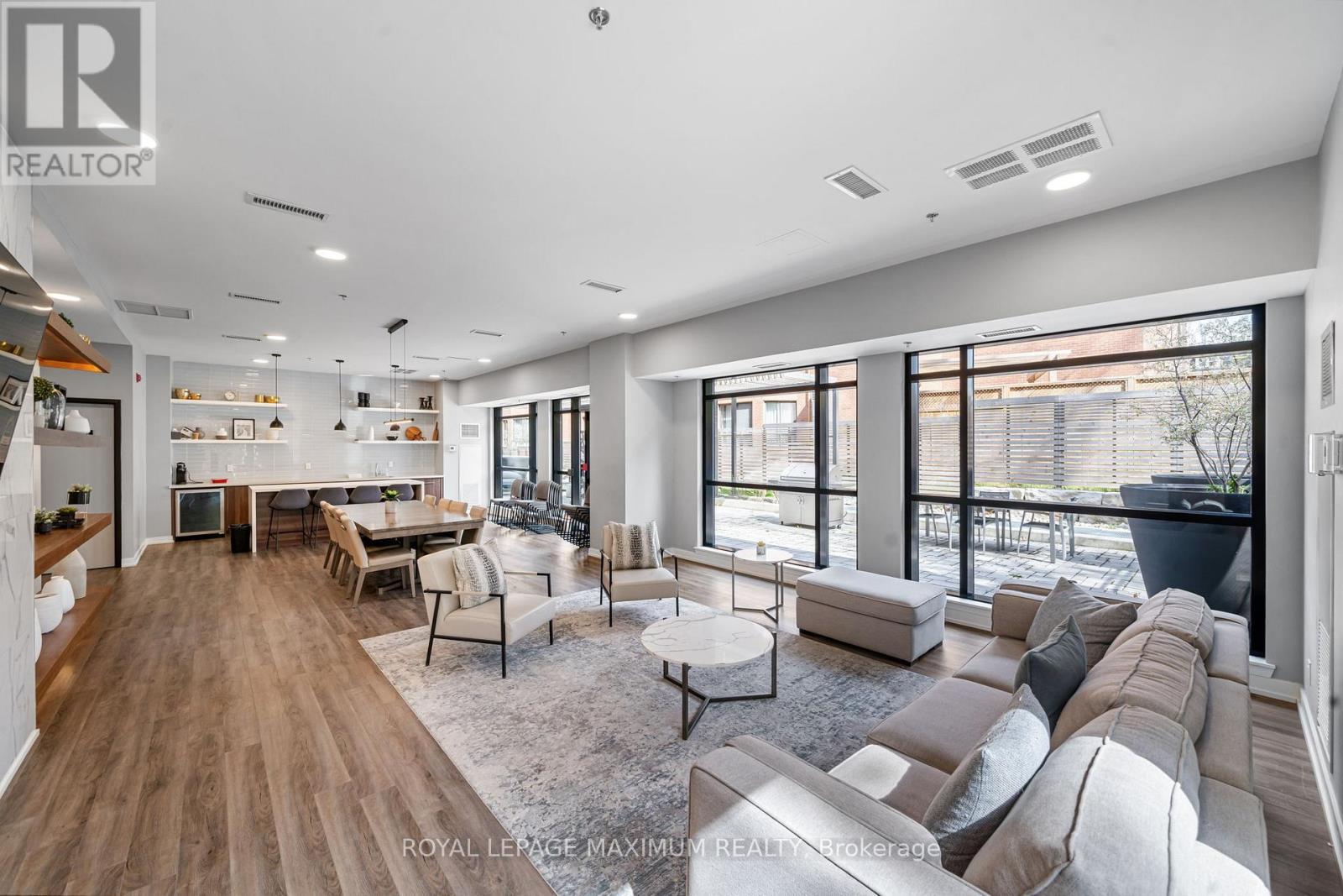 












106 - 50 ANN STREET

,
Caledon,




Ontario
L7E4M3

