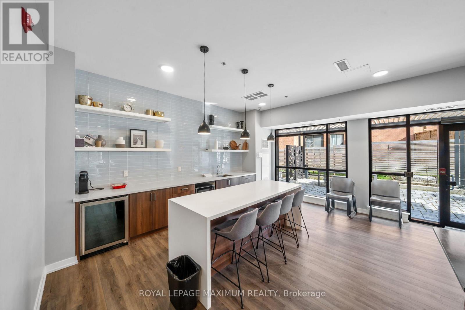 












106 - 50 ANN STREET

,
Caledon,




Ontario
L7E4M3

