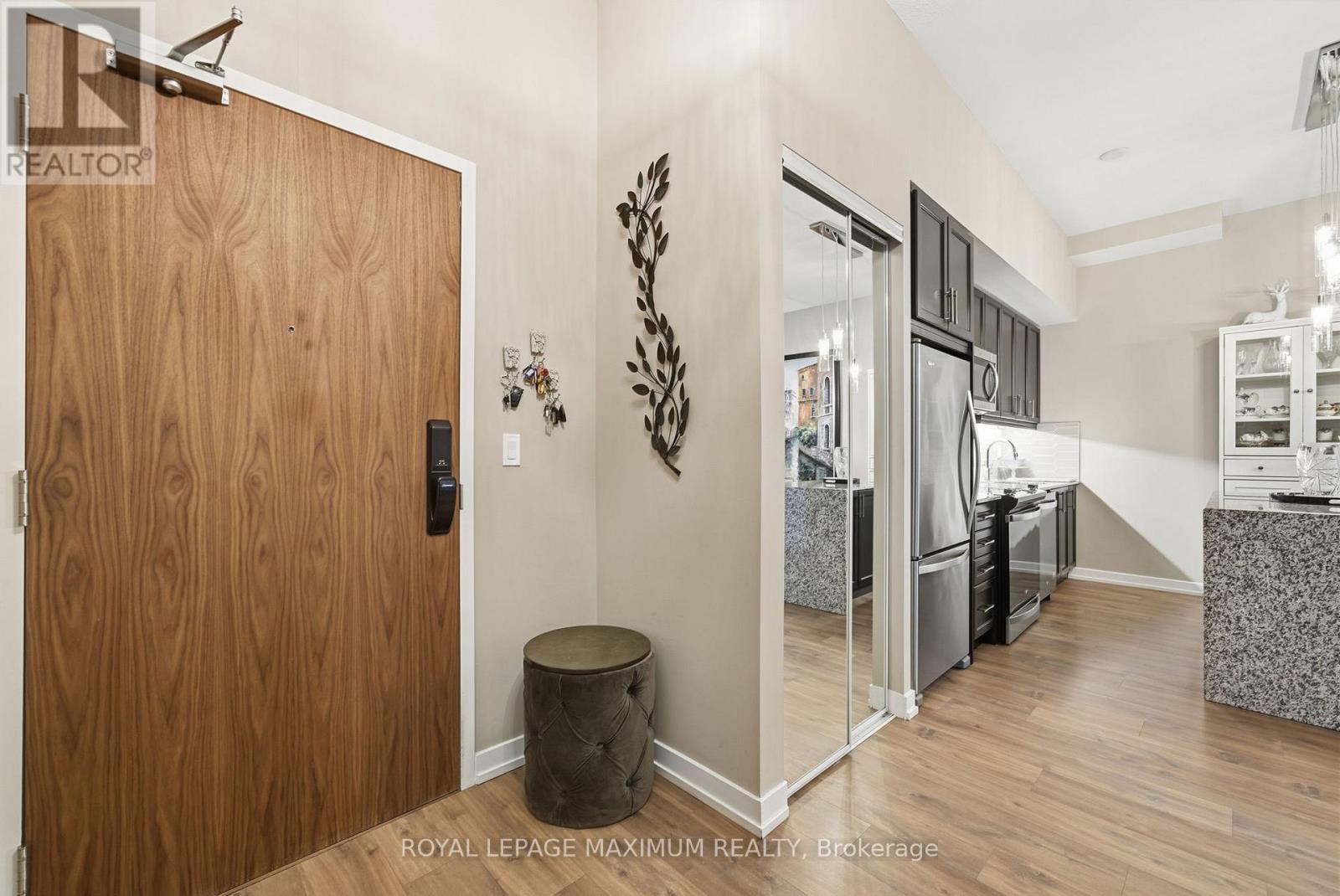 












106 - 50 ANN STREET

,
Caledon,




Ontario
L7E4M3

