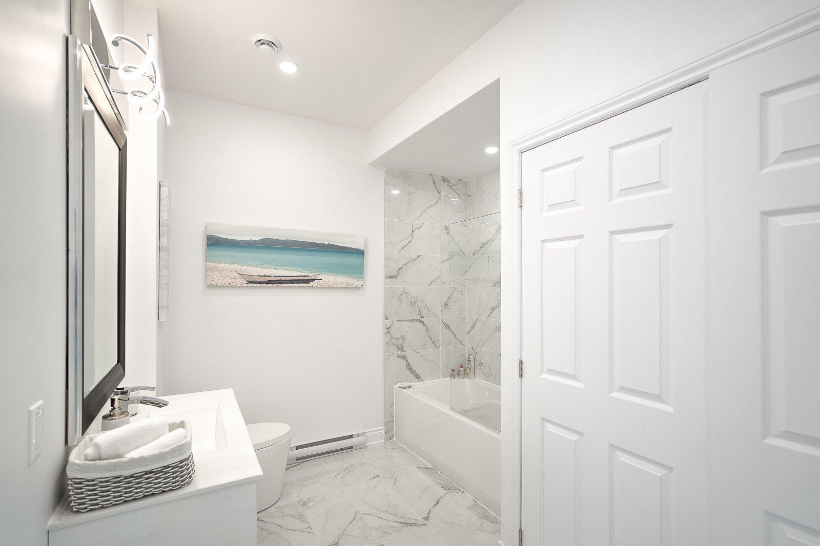 









20


Rue Larocque O.

, 8,
Sainte-Agathe-des-Monts,




QC
J8C1A2

