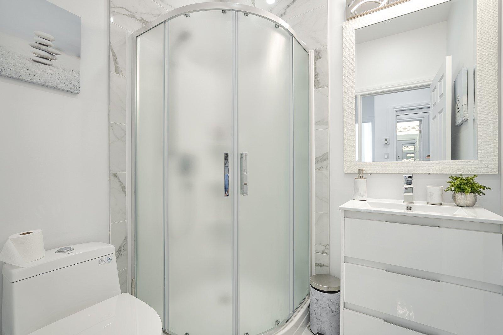 









20


Rue Larocque O.

, 8,
Sainte-Agathe-des-Monts,




QC
J8C1A2

