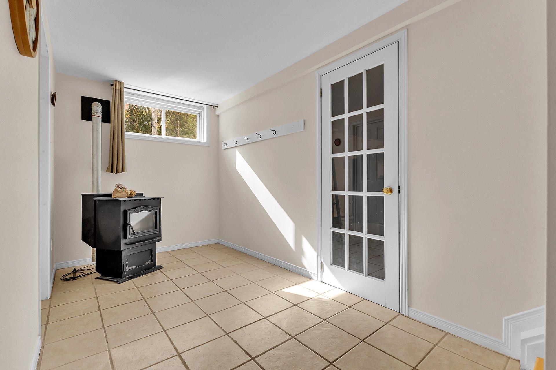 









11


Rue Trésor

,
Val-des-Monts,




QC
J8N1P2

