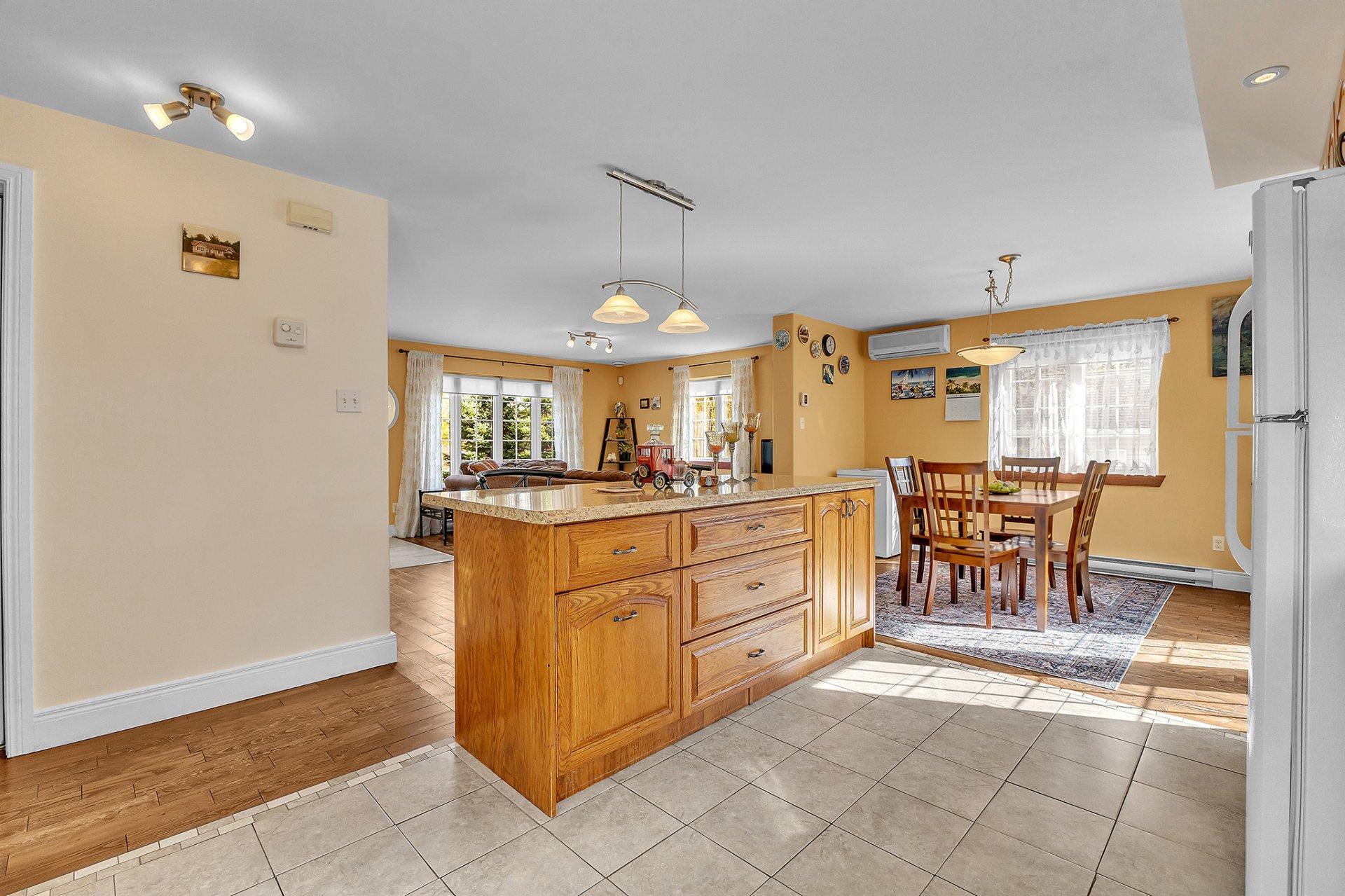 









11


Rue Trésor

,
Val-des-Monts,




QC
J8N1P2

