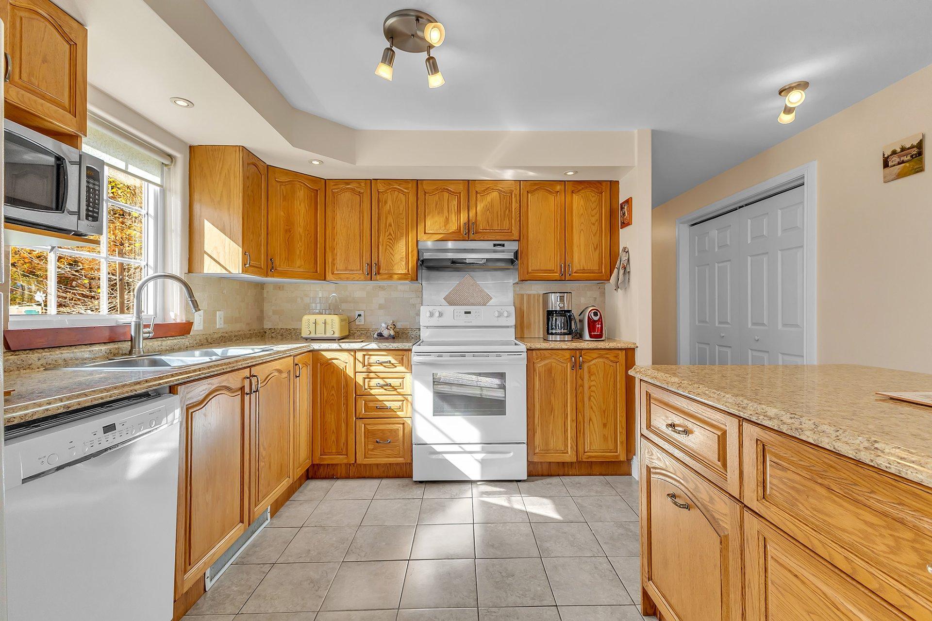 









11


Rue Trésor

,
Val-des-Monts,




QC
J8N1P2

