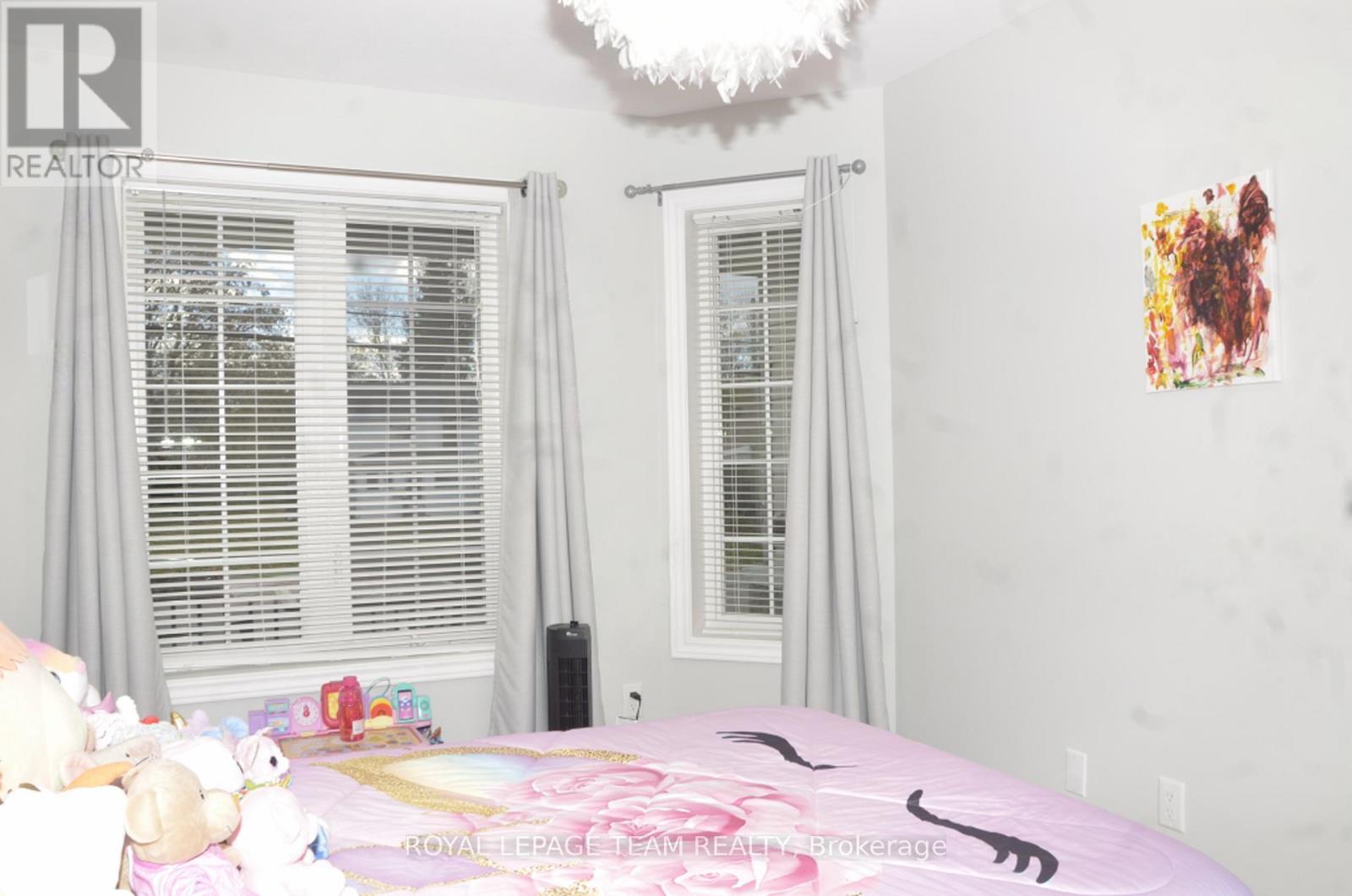 












13A CENTRE STREET N

,
Brockville,




Ontario
K6V5S6

