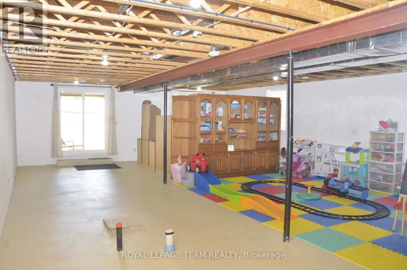 












13A CENTRE STREET N

,
Brockville,




Ontario
K6V5S6

