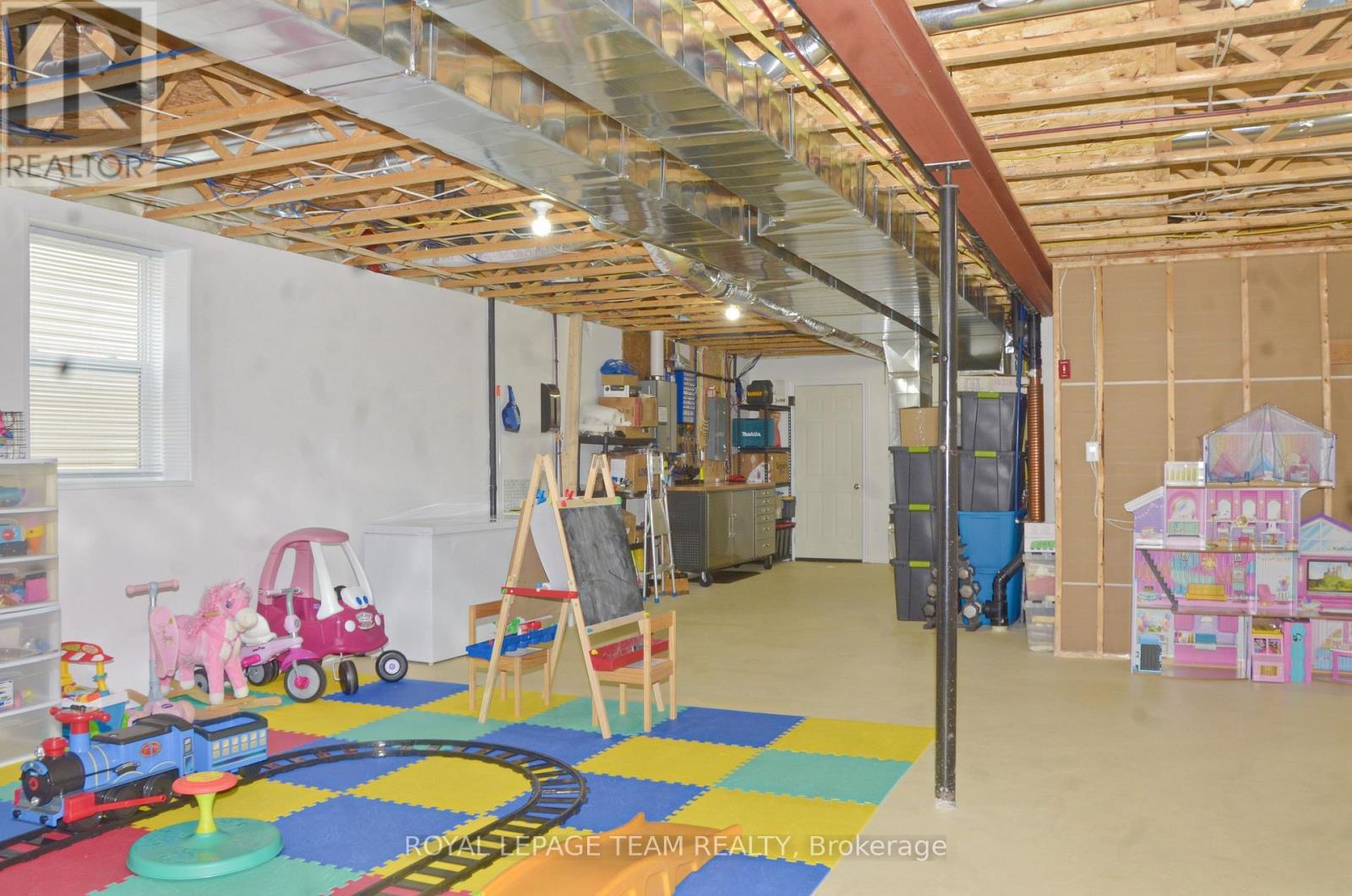 












13A CENTRE STREET N

,
Brockville,




Ontario
K6V5S6

