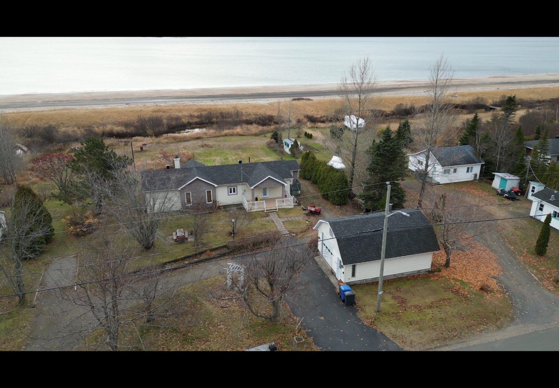 









1199


Rue de la Rive

,
Sept-Îles,




QC
G4R4K2

