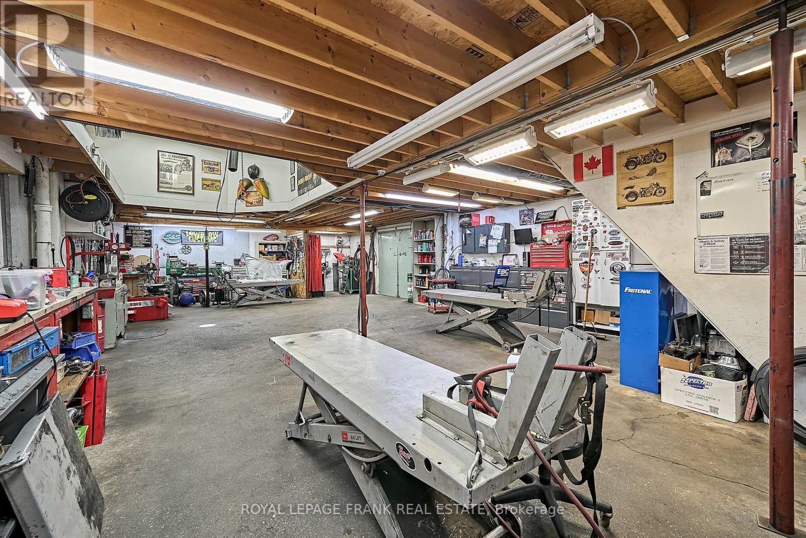 












287 DEAN AVENUE

,
Oshawa (Central),




Ontario
L1H3E1

