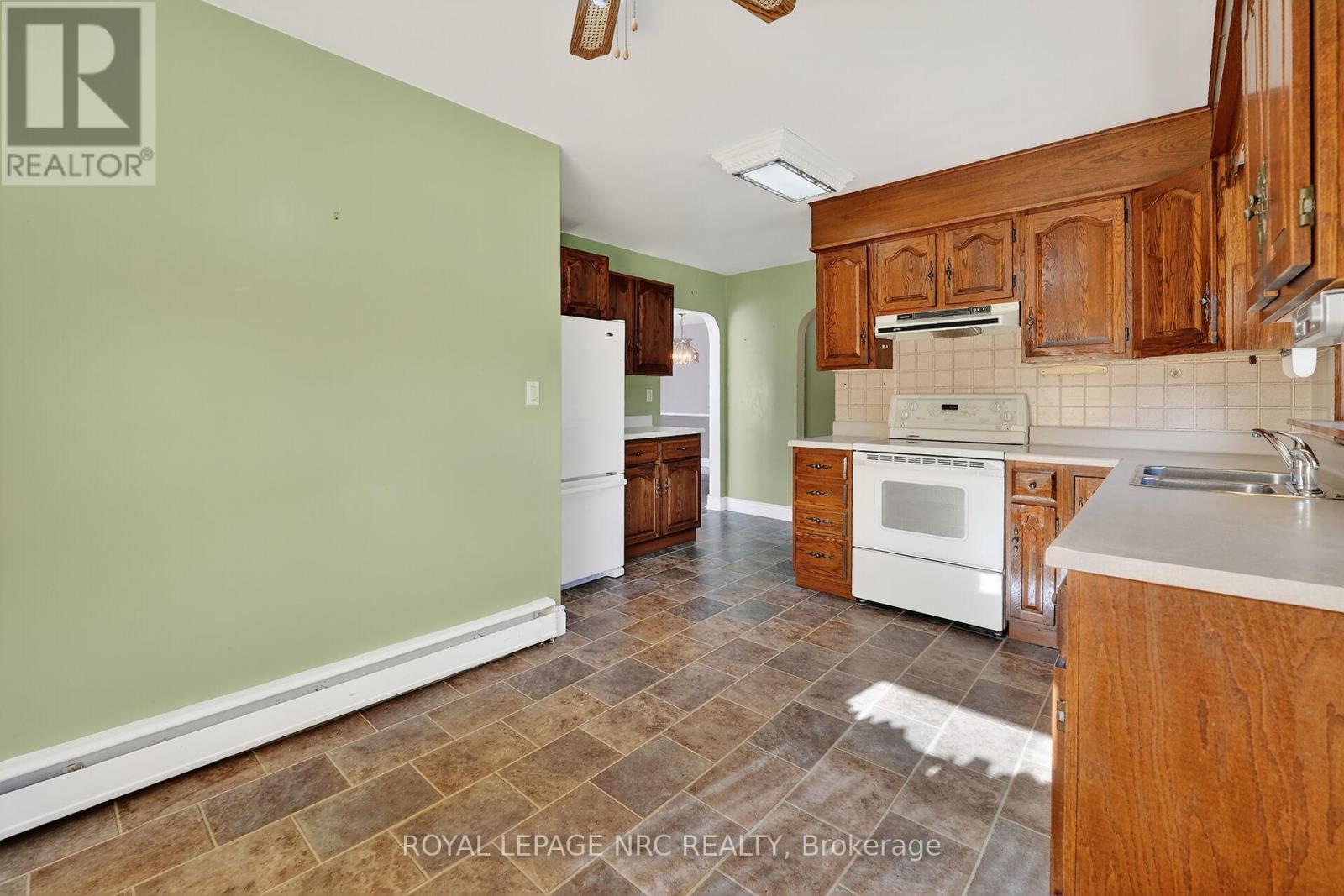 












2 MARY STREET

,
St. Catharines (Port Dalhousie),




Ontario
L2N5A6

