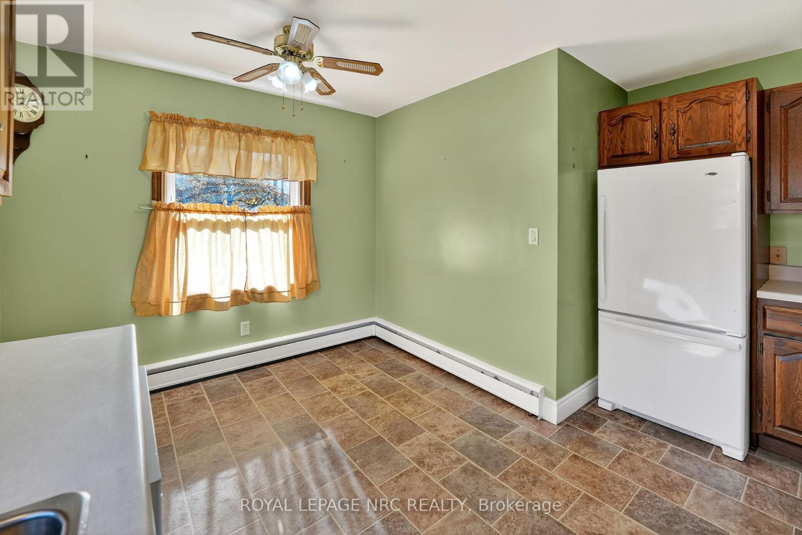 












2 MARY STREET

,
St. Catharines (Port Dalhousie),




Ontario
L2N5A6

