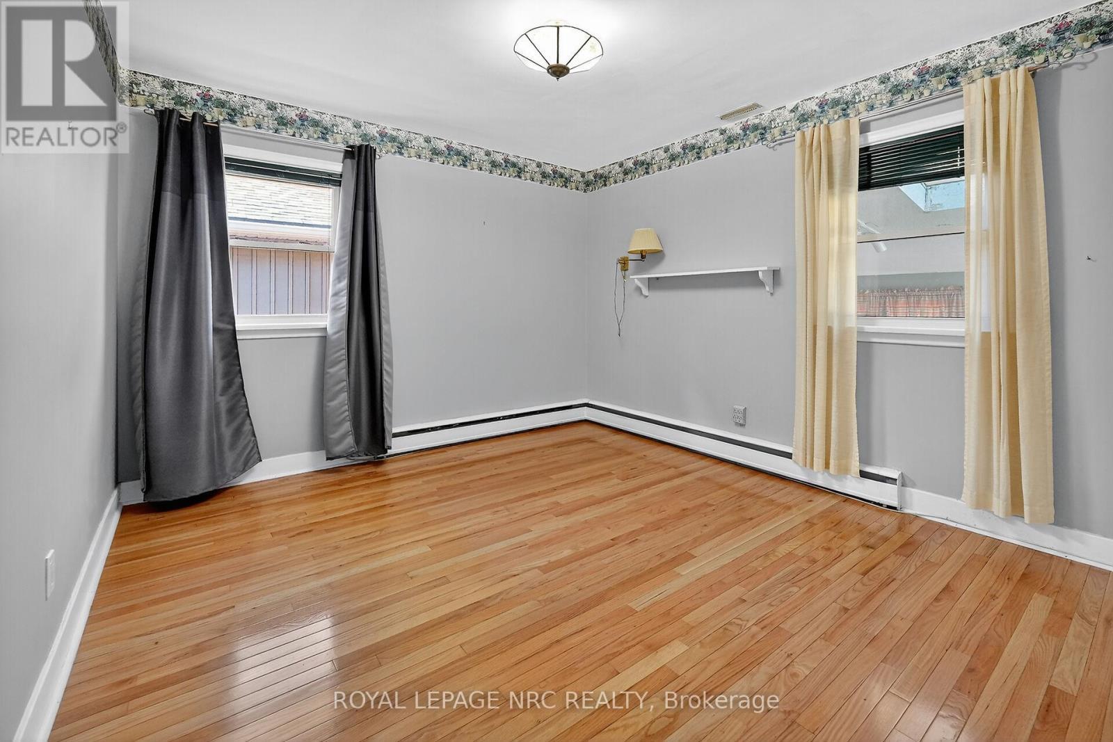 












2 MARY STREET

,
St. Catharines (Port Dalhousie),




Ontario
L2N5A6

