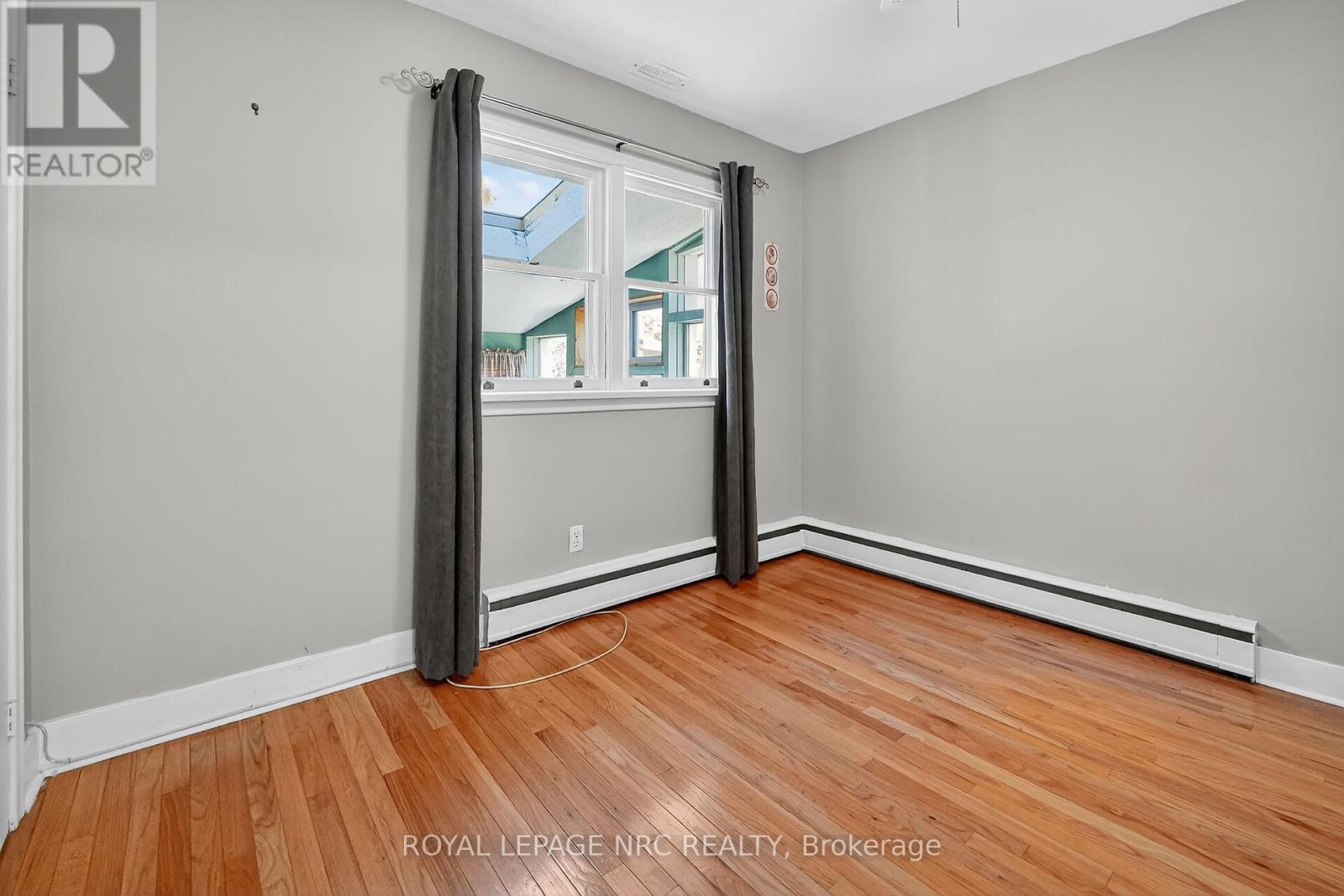 












2 MARY STREET

,
St. Catharines (Port Dalhousie),




Ontario
L2N5A6

