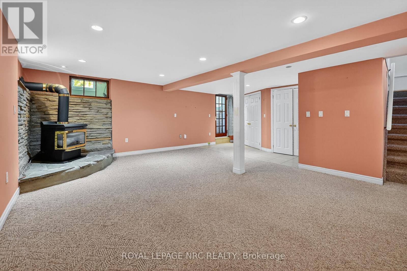 












2 MARY STREET

,
St. Catharines (Port Dalhousie),




Ontario
L2N5A6

