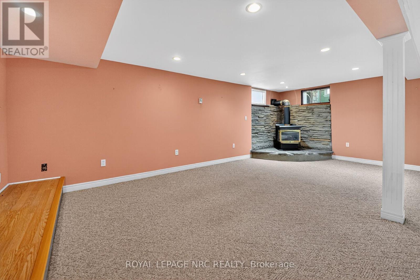 












2 MARY STREET

,
St. Catharines (Port Dalhousie),




Ontario
L2N5A6

