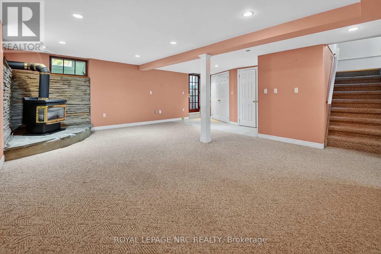 












2 MARY STREET

,
St. Catharines (Port Dalhousie),




Ontario
L2N5A6

