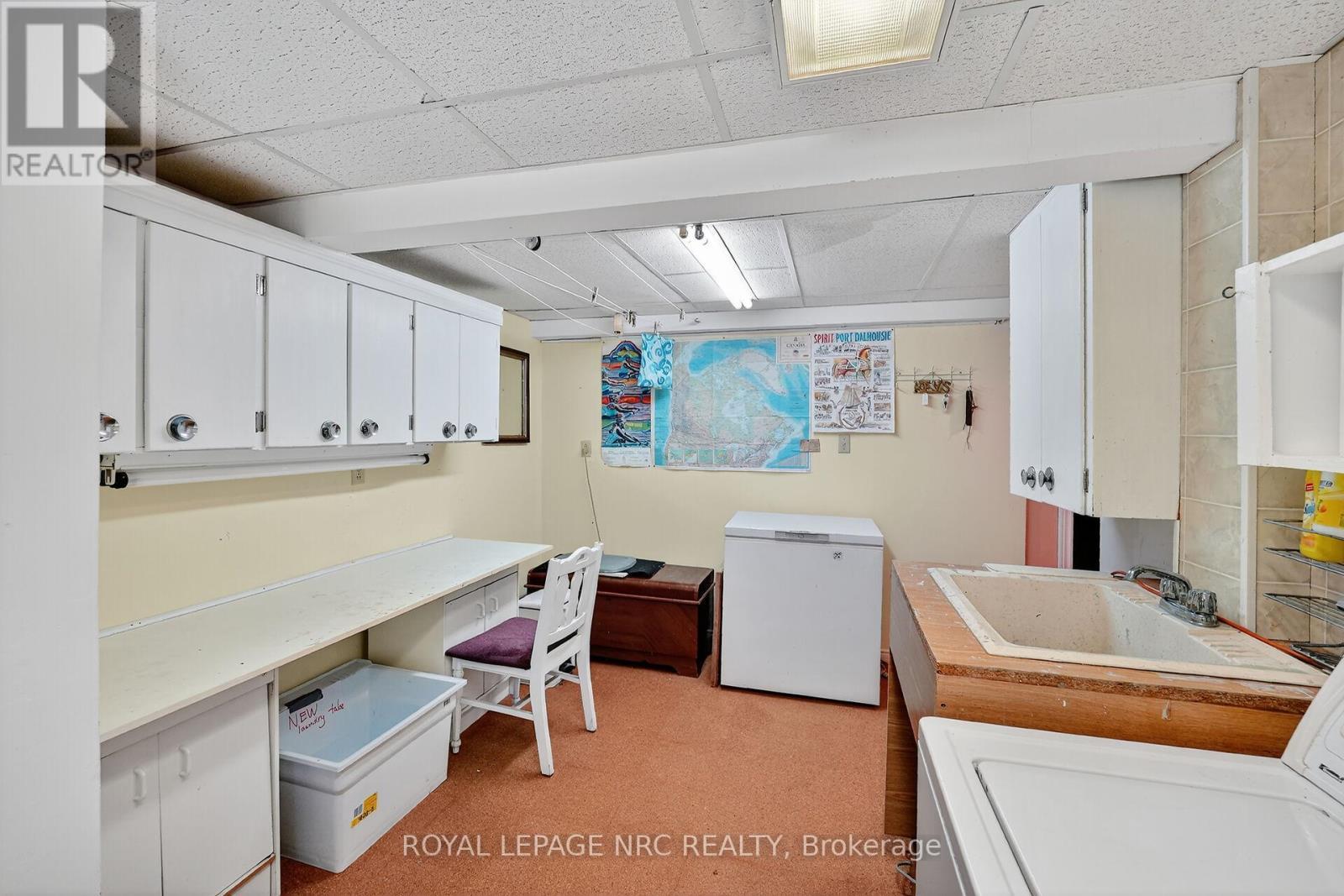 












2 MARY STREET

,
St. Catharines (Port Dalhousie),




Ontario
L2N5A6

