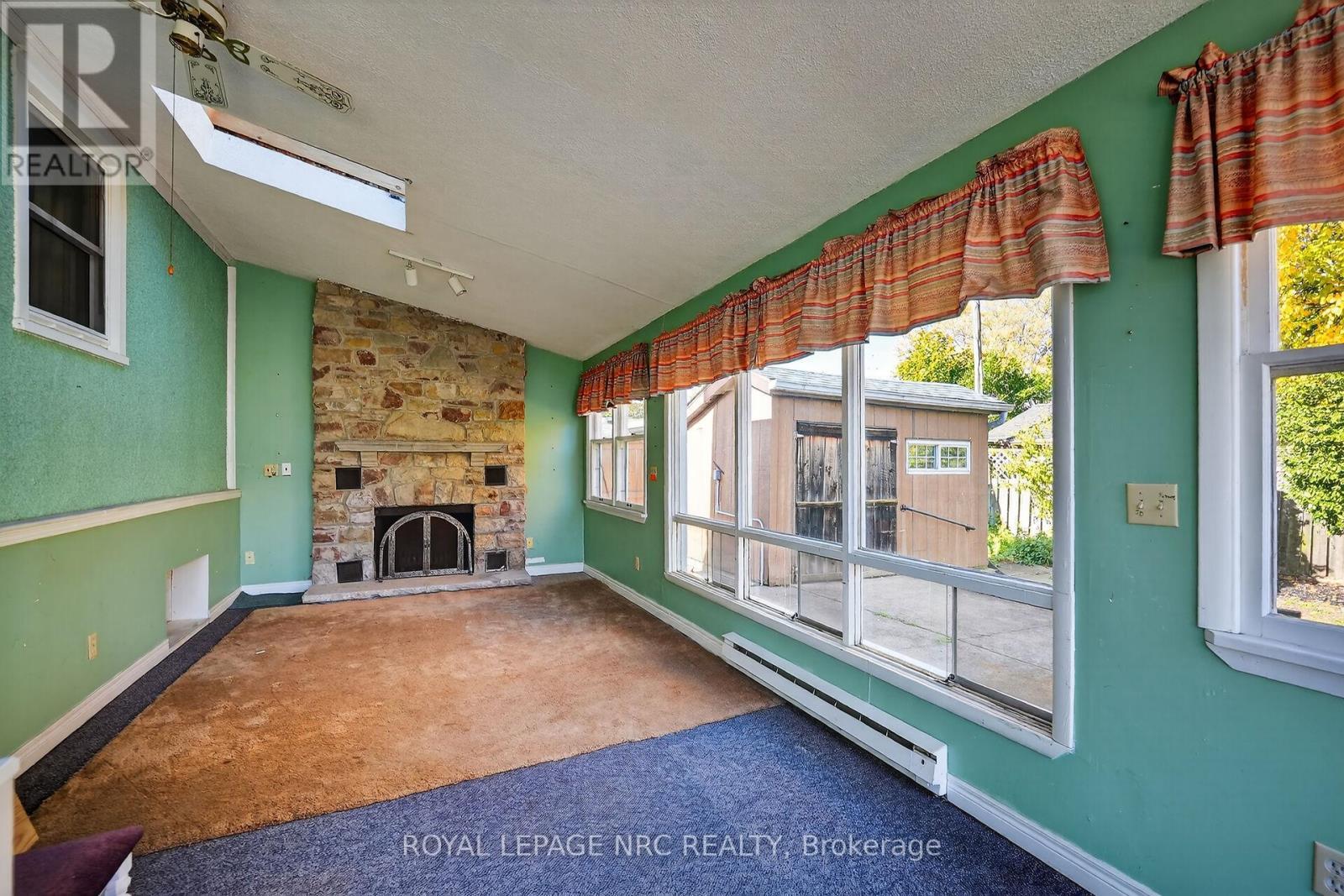 












2 MARY STREET

,
St. Catharines (Port Dalhousie),




Ontario
L2N5A6

