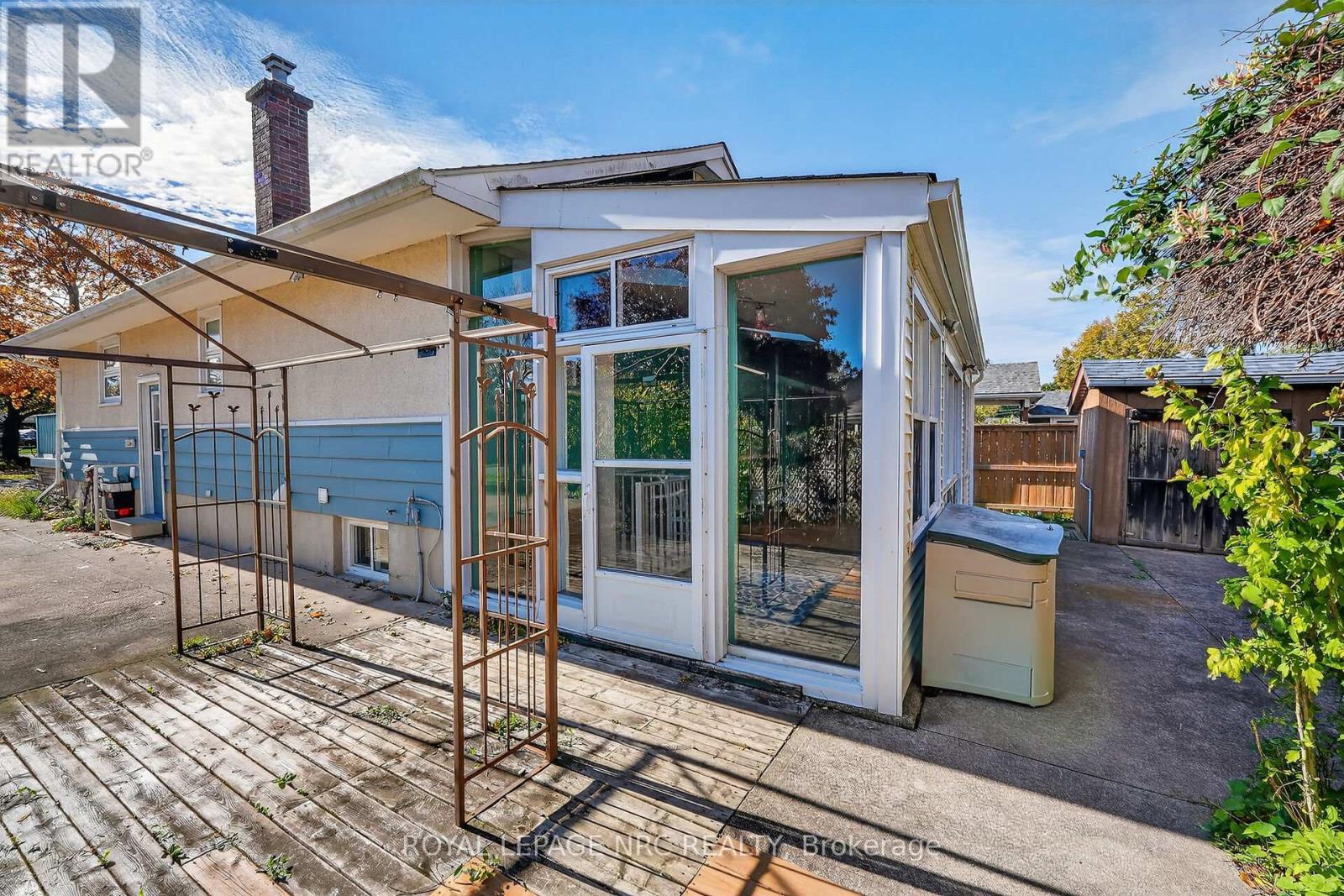 












2 MARY STREET

,
St. Catharines (Port Dalhousie),




Ontario
L2N5A6

