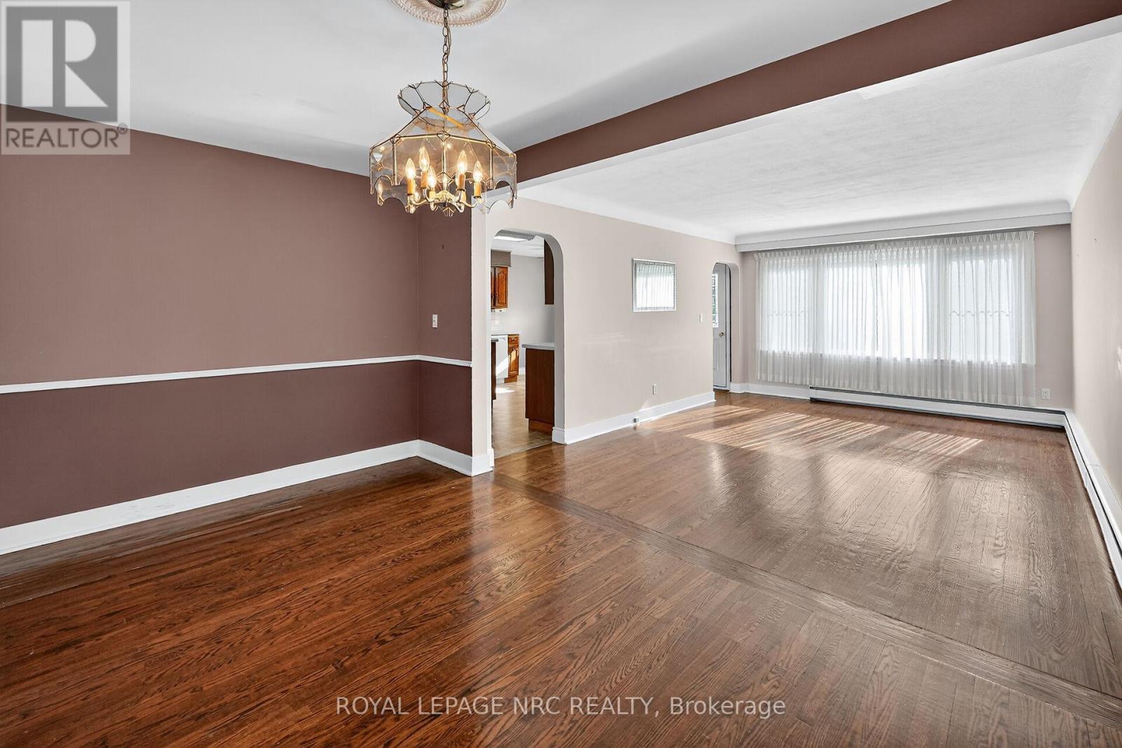 












2 MARY STREET

,
St. Catharines (Port Dalhousie),




Ontario
L2N5A6

