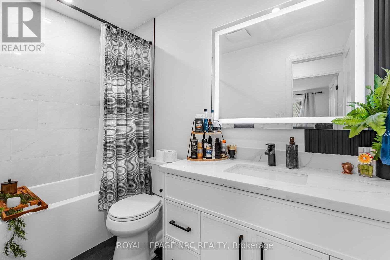 












200 ST AUGUSTINE DRIVE

,
St. Catharines (Secord Woods),




Ontario
L2P3P8

