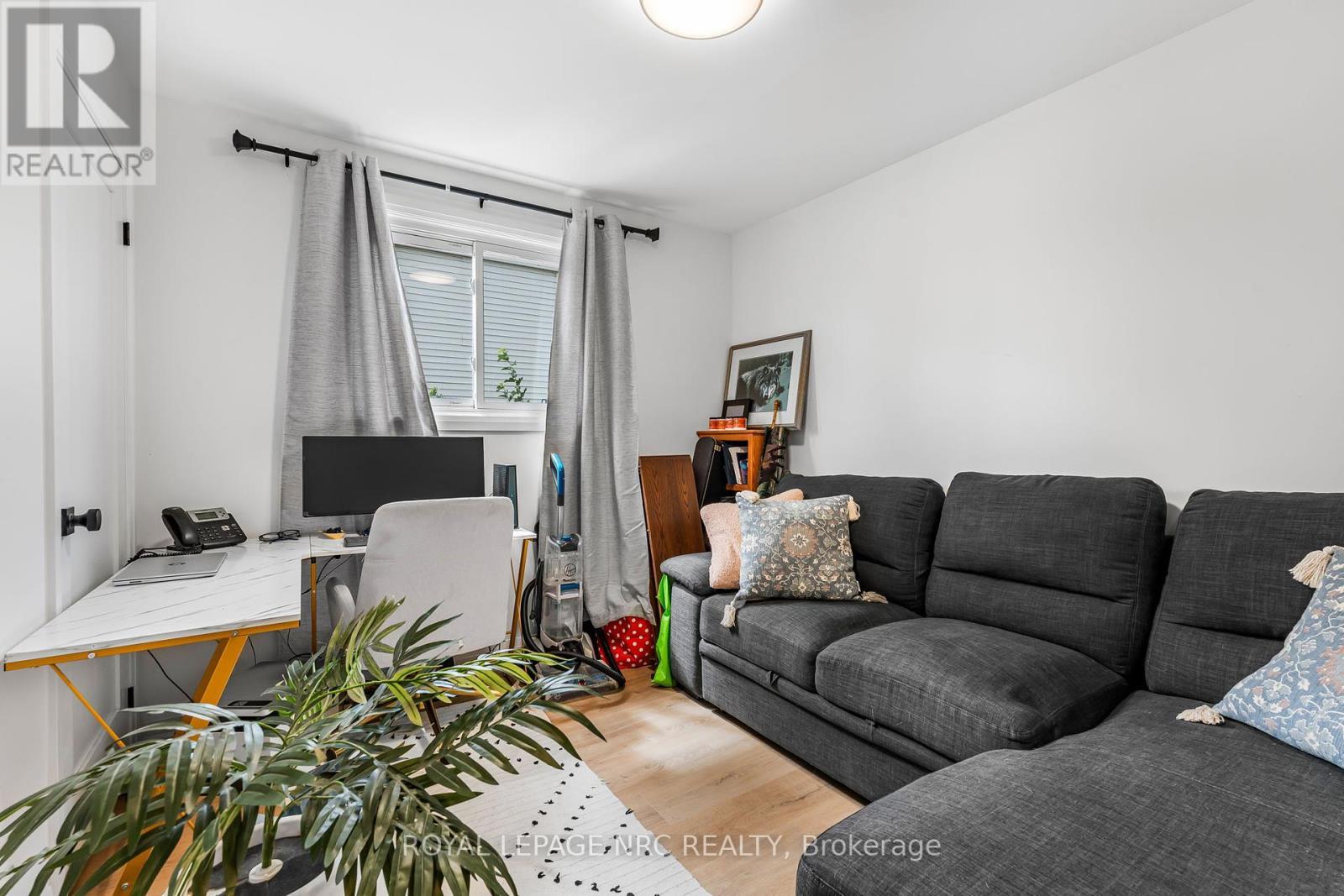 












200 ST AUGUSTINE DRIVE

,
St. Catharines (Secord Woods),




Ontario
L2P3P8

