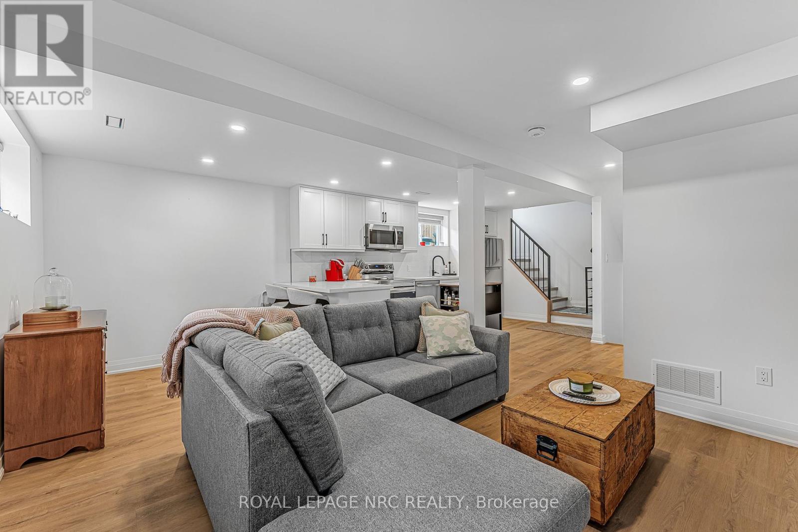 












200 ST AUGUSTINE DRIVE

,
St. Catharines (Secord Woods),




Ontario
L2P3P8

