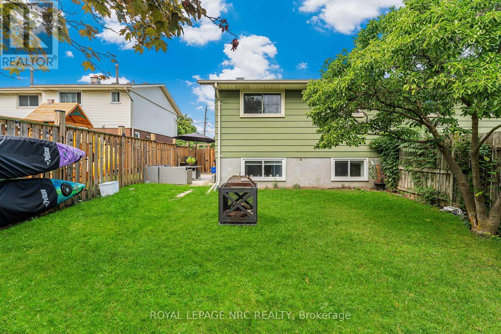 












200 ST AUGUSTINE DRIVE

,
St. Catharines (Secord Woods),




Ontario
L2P3P8

