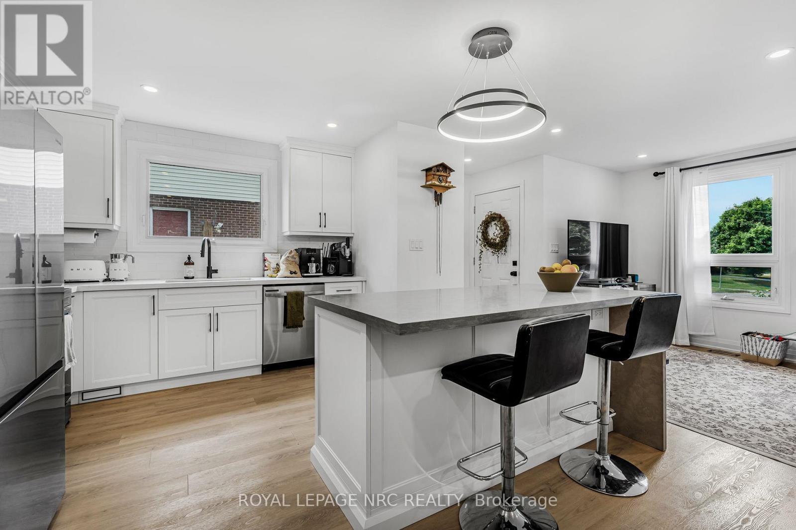 












200 ST AUGUSTINE DRIVE

,
St. Catharines (Secord Woods),




Ontario
L2P3P8

