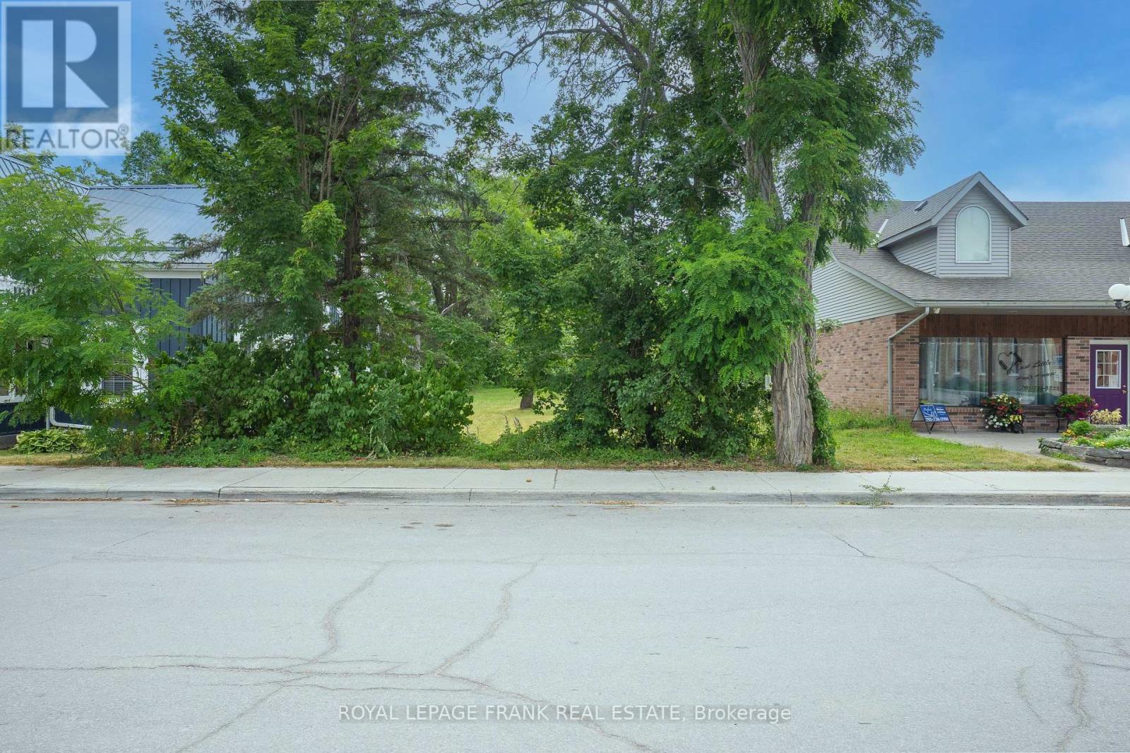 












84 BOLTON AND WILLIAM STREET

,
Kawartha Lakes (Bobcaygeon),







Ontario
K0M1A0

