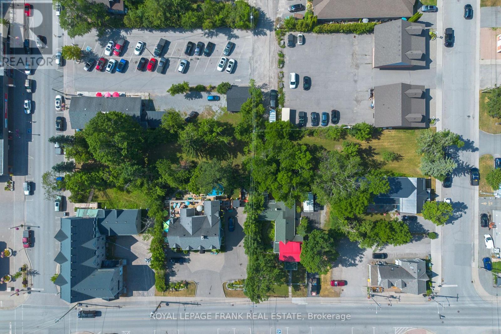 












84 BOLTON AND WILLIAM STREET

,
Kawartha Lakes (Bobcaygeon),







Ontario
K0M1A0

