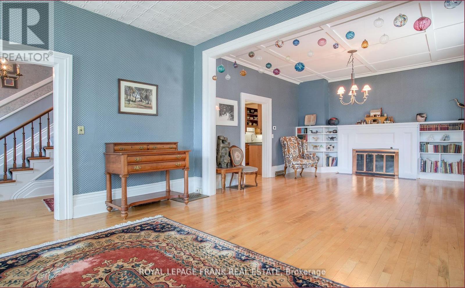 












6 SHERBOURNE STREET

,
Port Hope,




Ontario
L1A1H2

