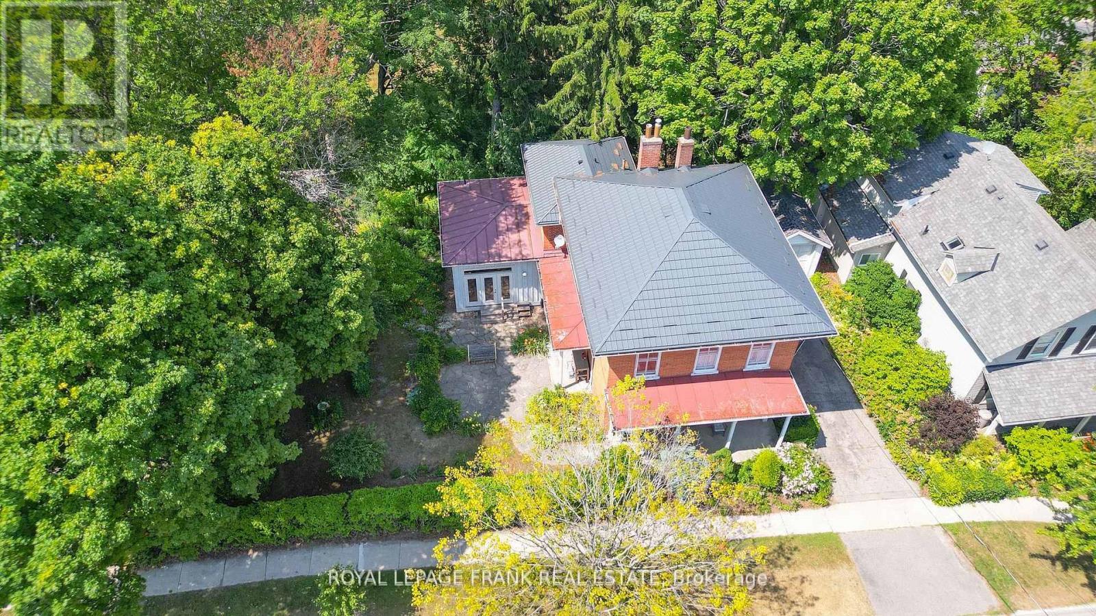 












6 SHERBOURNE STREET

,
Port Hope,




Ontario
L1A1H2

