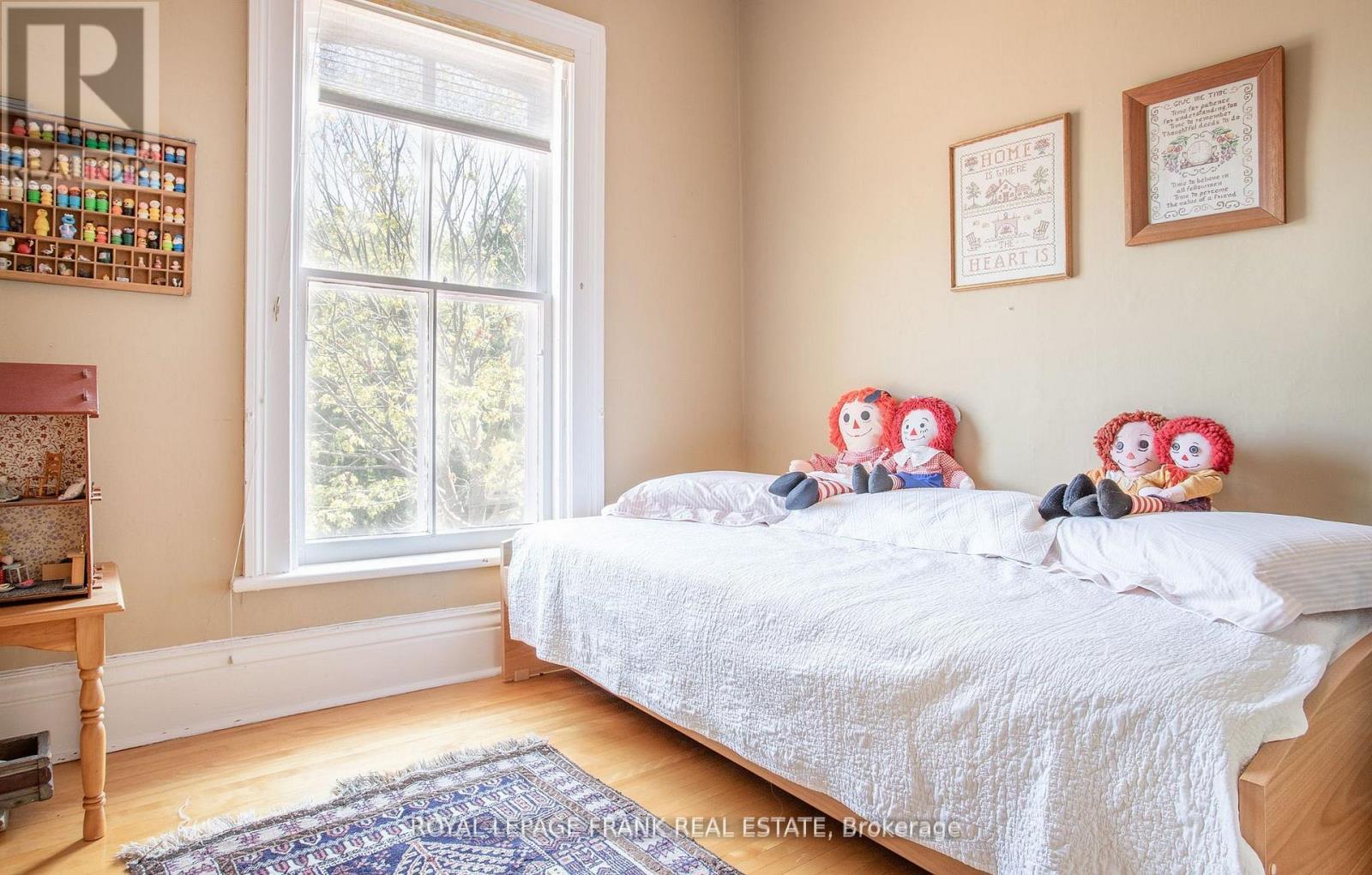 












6 SHERBOURNE STREET

,
Port Hope,




Ontario
L1A1H2

