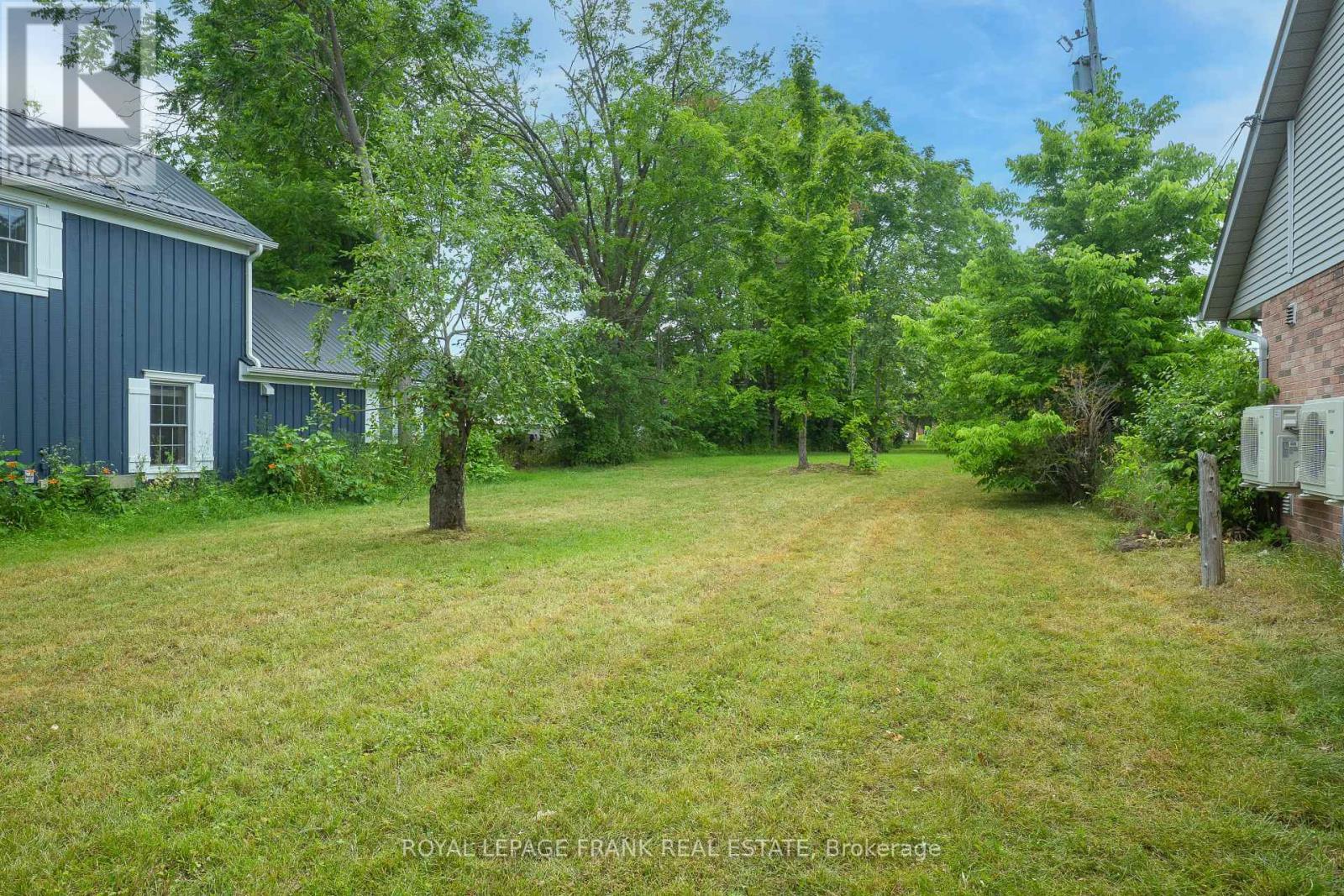












84 BOLTON AND WILLIAM STREET

,
Kawartha Lakes (Bobcaygeon),







Ontario
K0M1A0

