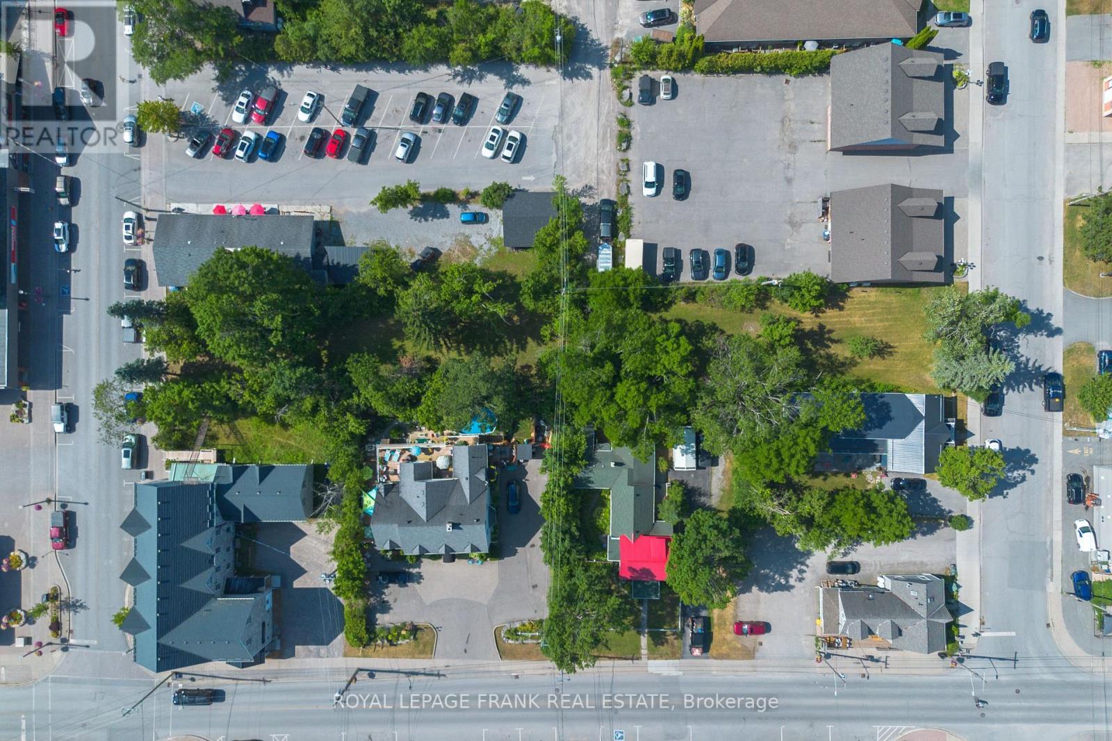 












84 BOLTON AND WILLIAM STREET

,
Kawartha Lakes (Bobcaygeon),







Ontario
K0M1A0

