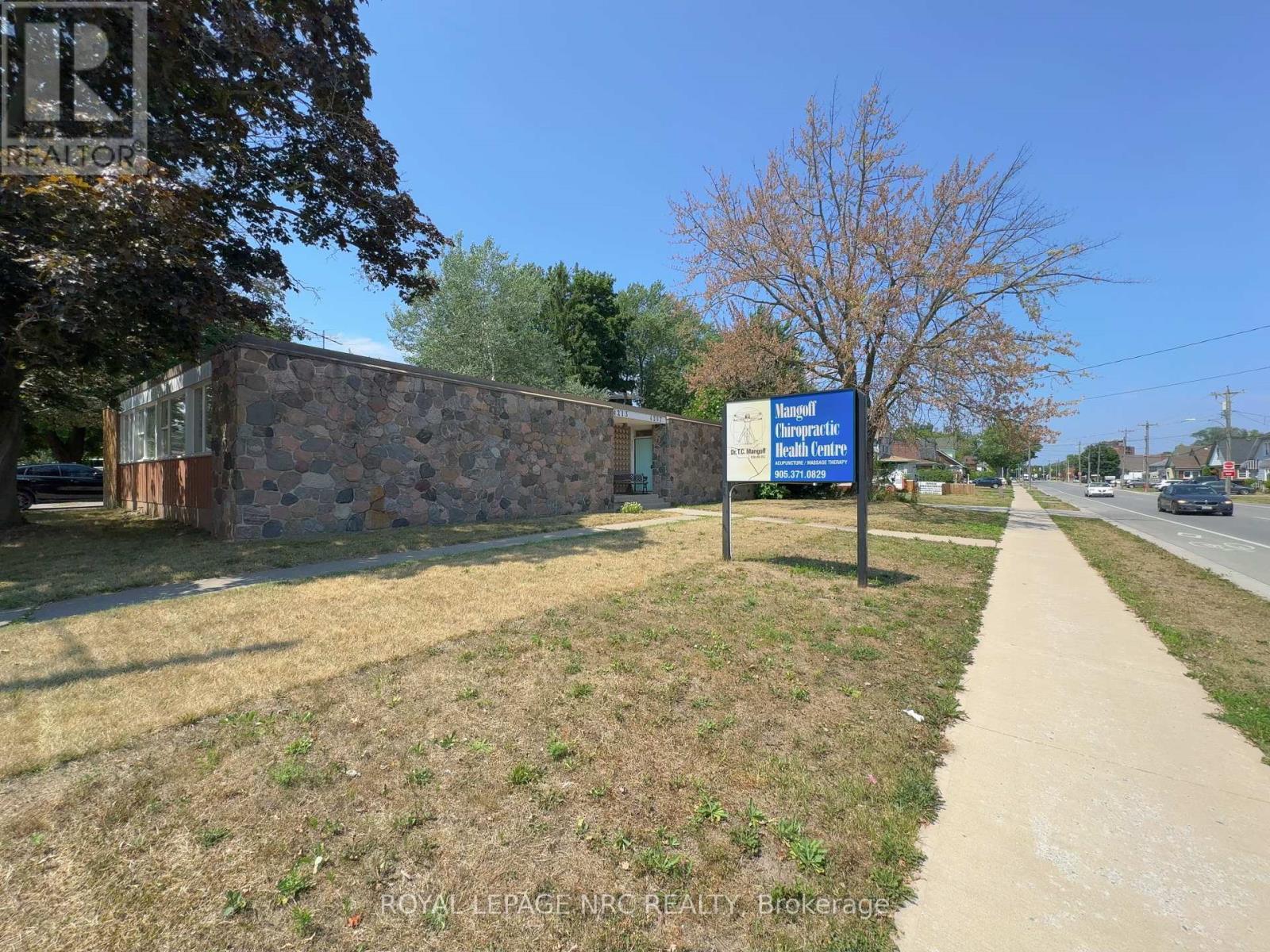 












4207/4213 DRUMMOND ROAD

,
Niagara Falls (Morrison),




Ontario
L2E6C2

